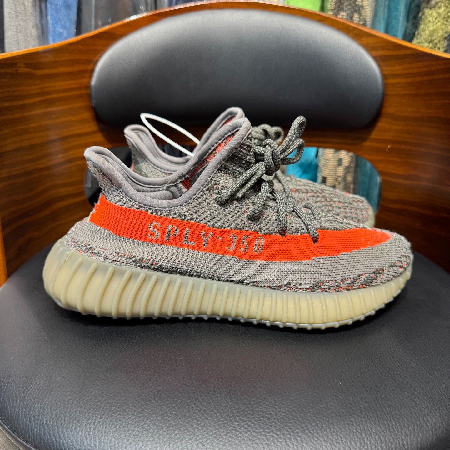 Adidas Adidas YEEZY350 Gray Lowtop Sneakers 6 Men Size US 6 / EU 39 - 4 Thumbnail