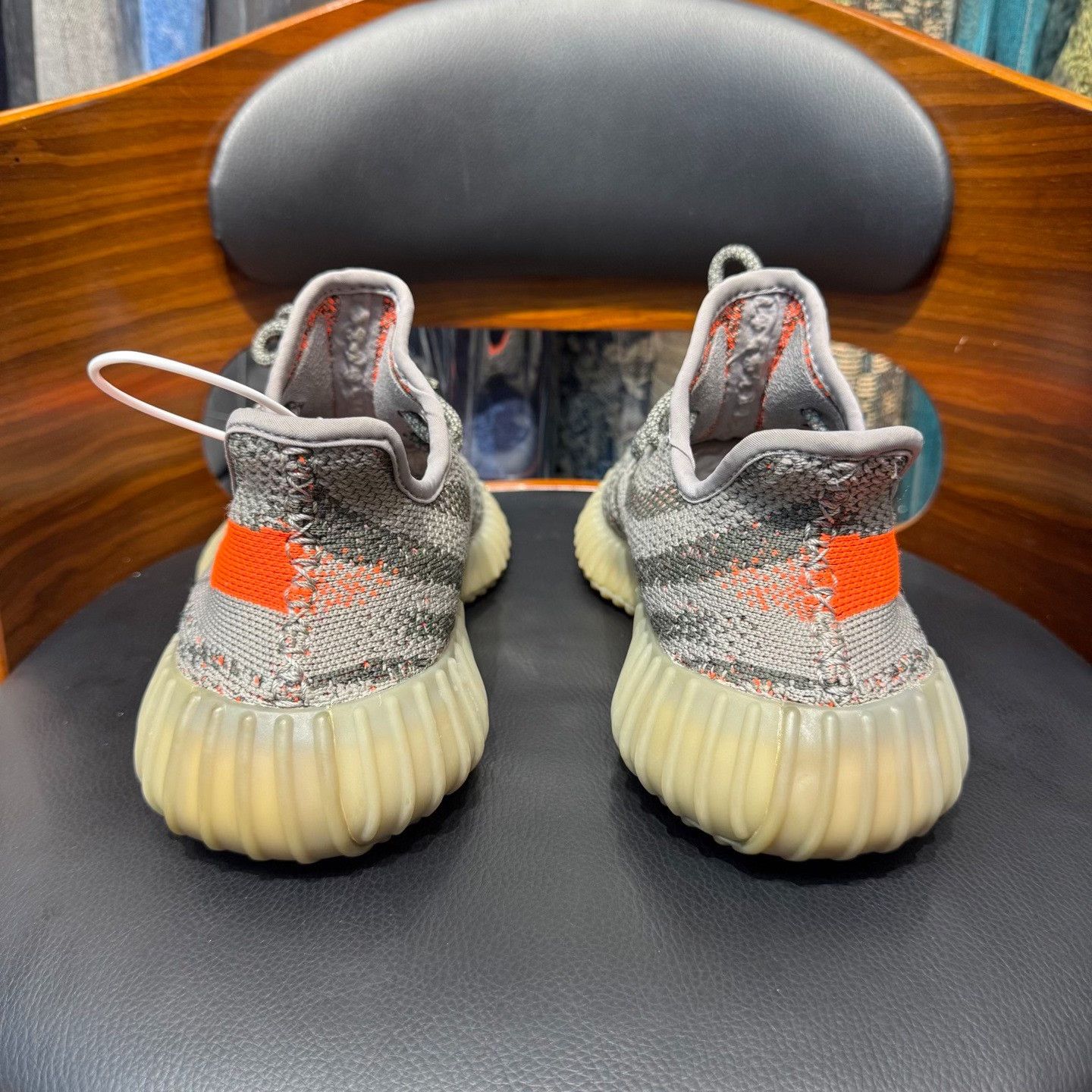 Adidas Adidas YEEZY350 Gray Lowtop Sneakers 6 Men Size US 6 / EU 39 - 3 Thumbnail