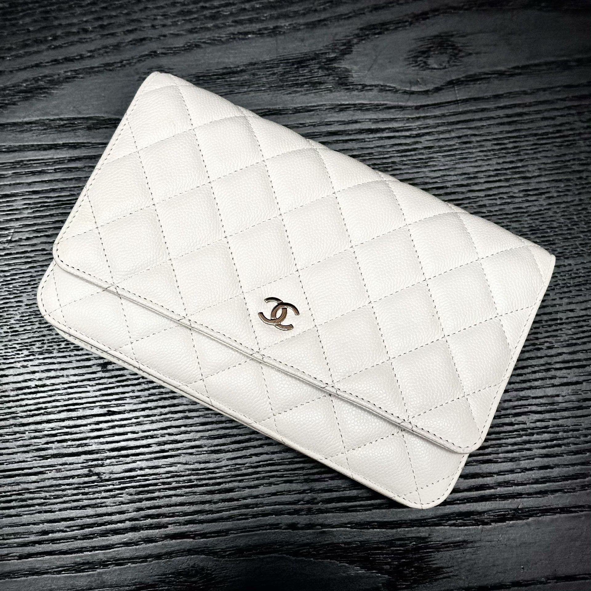 Chanel Pre-loved Bag Very good condition Size ONE SIZE - 4 Thumbnail