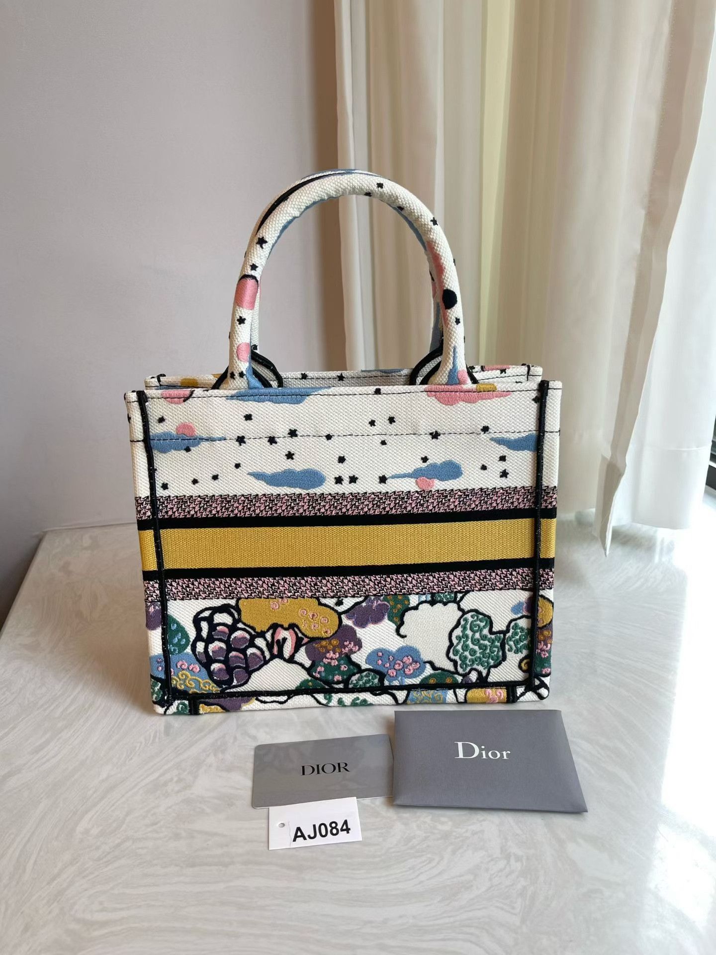 Dior Pre-loved Bag Very good condition Size ONE SIZE - 4 Thumbnail
