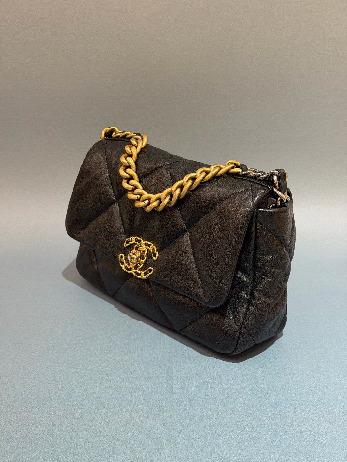 Chanel Pre-loved Bag Very good condition Size ONE SIZE - 5 Thumbnail