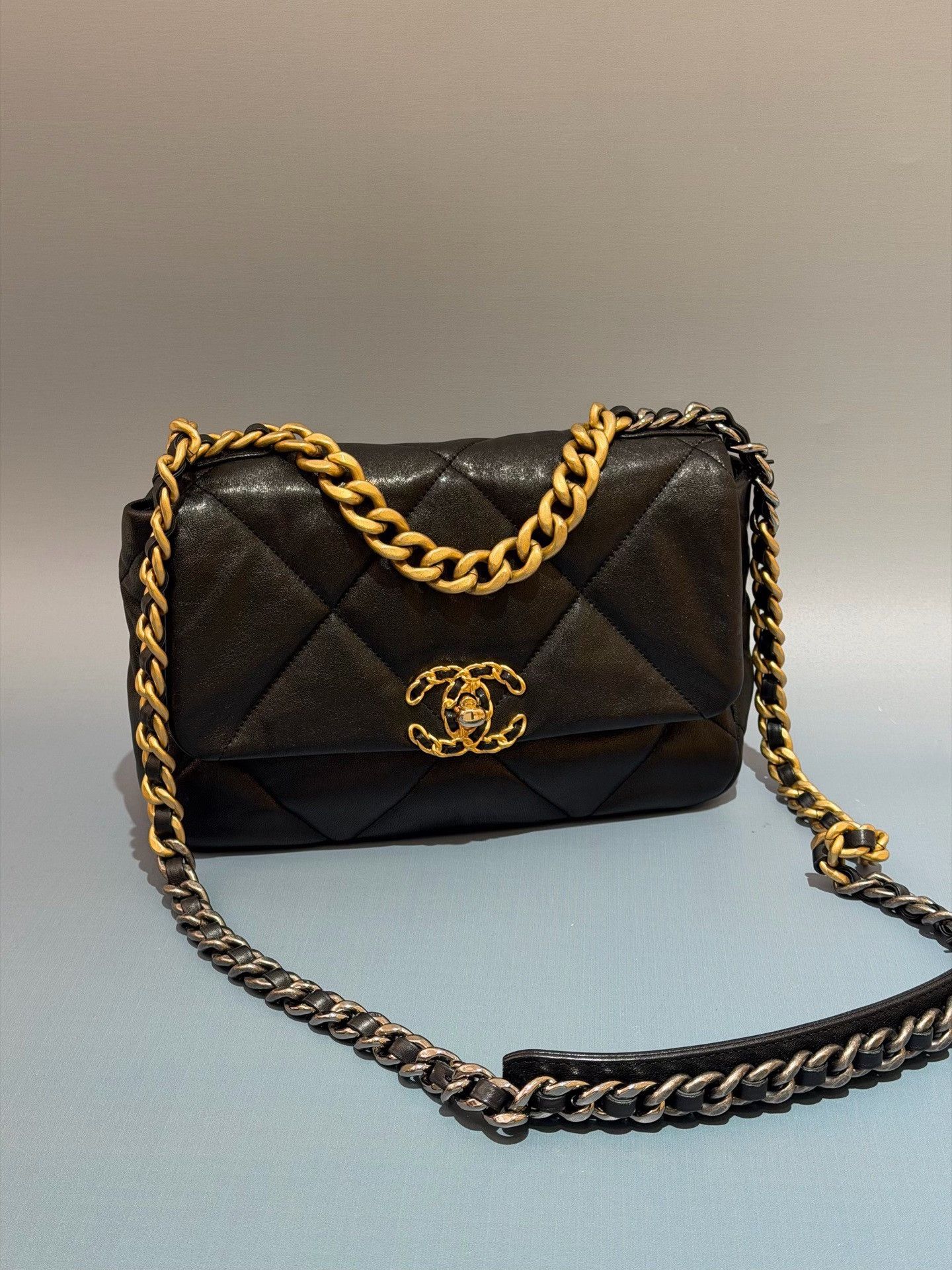 Chanel Pre-loved Bag Very good condition Size ONE SIZE - 2 Thumbnail