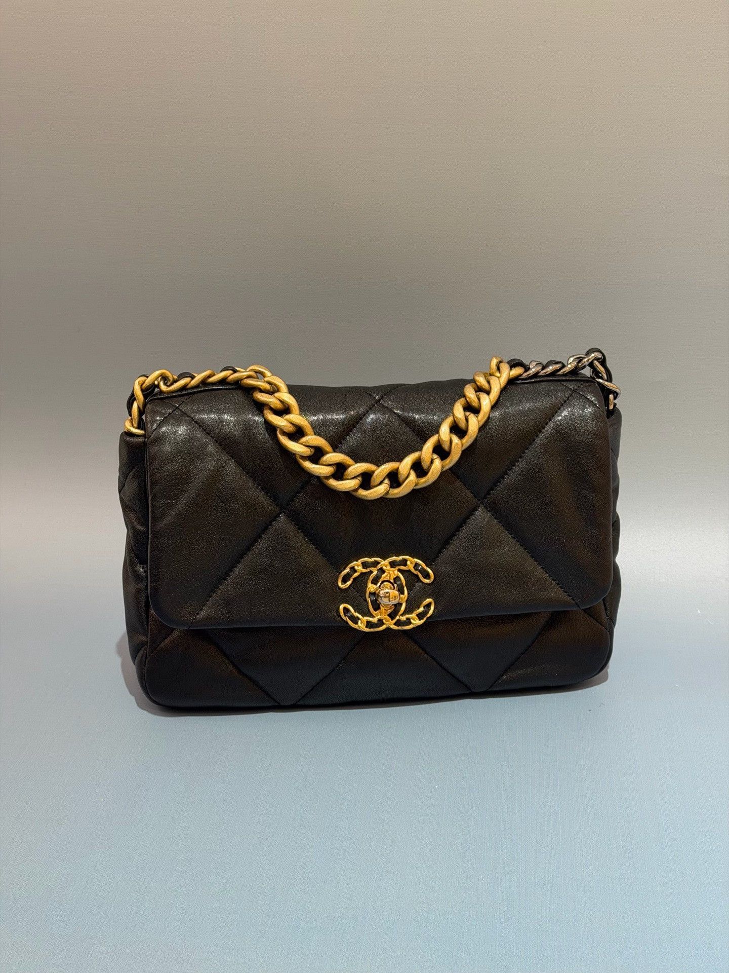 Chanel Pre-loved Bag Very good condition Size ONE SIZE - 3 Thumbnail