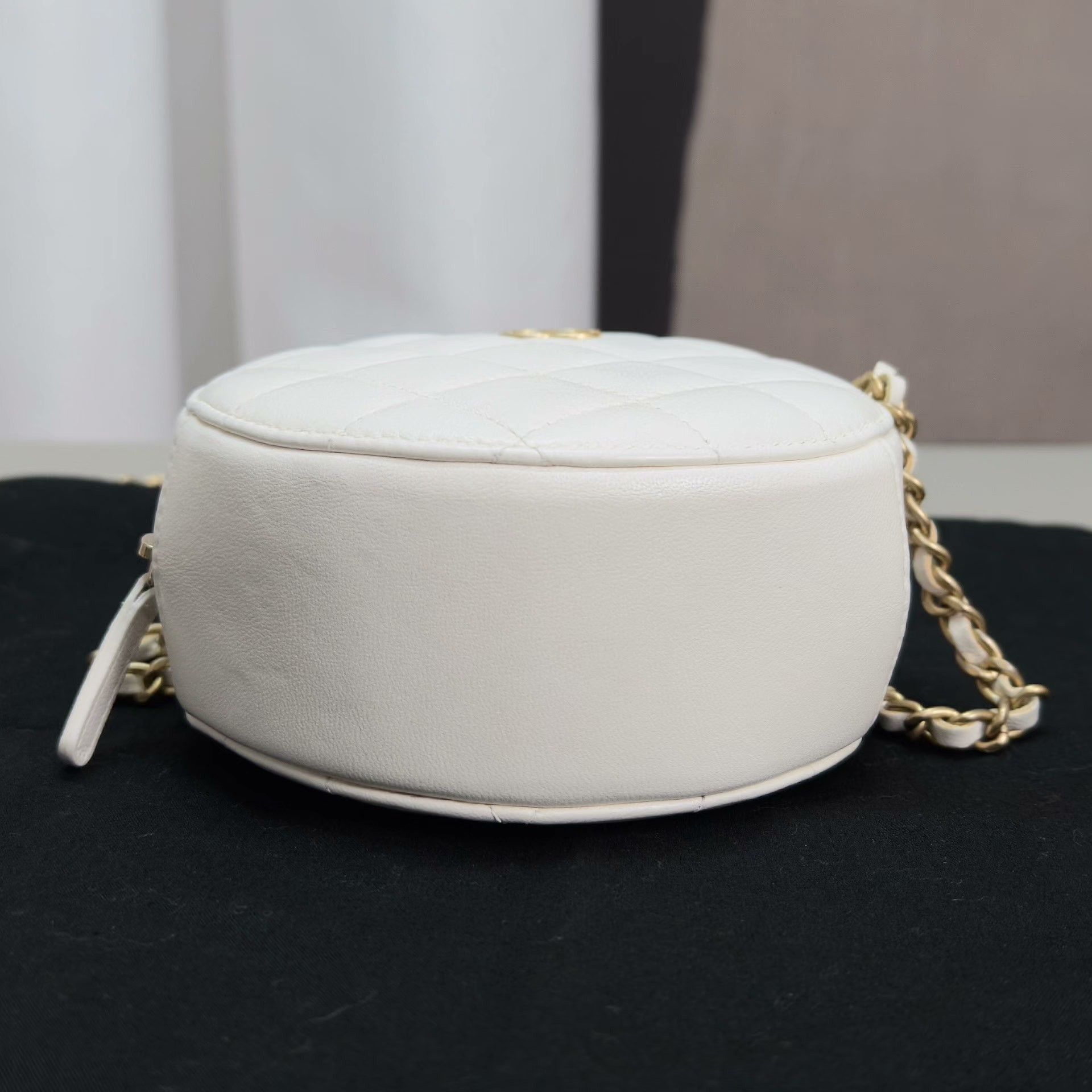Chanel Pre-loved Bag Very good condition Size ONE SIZE - 5 Thumbnail