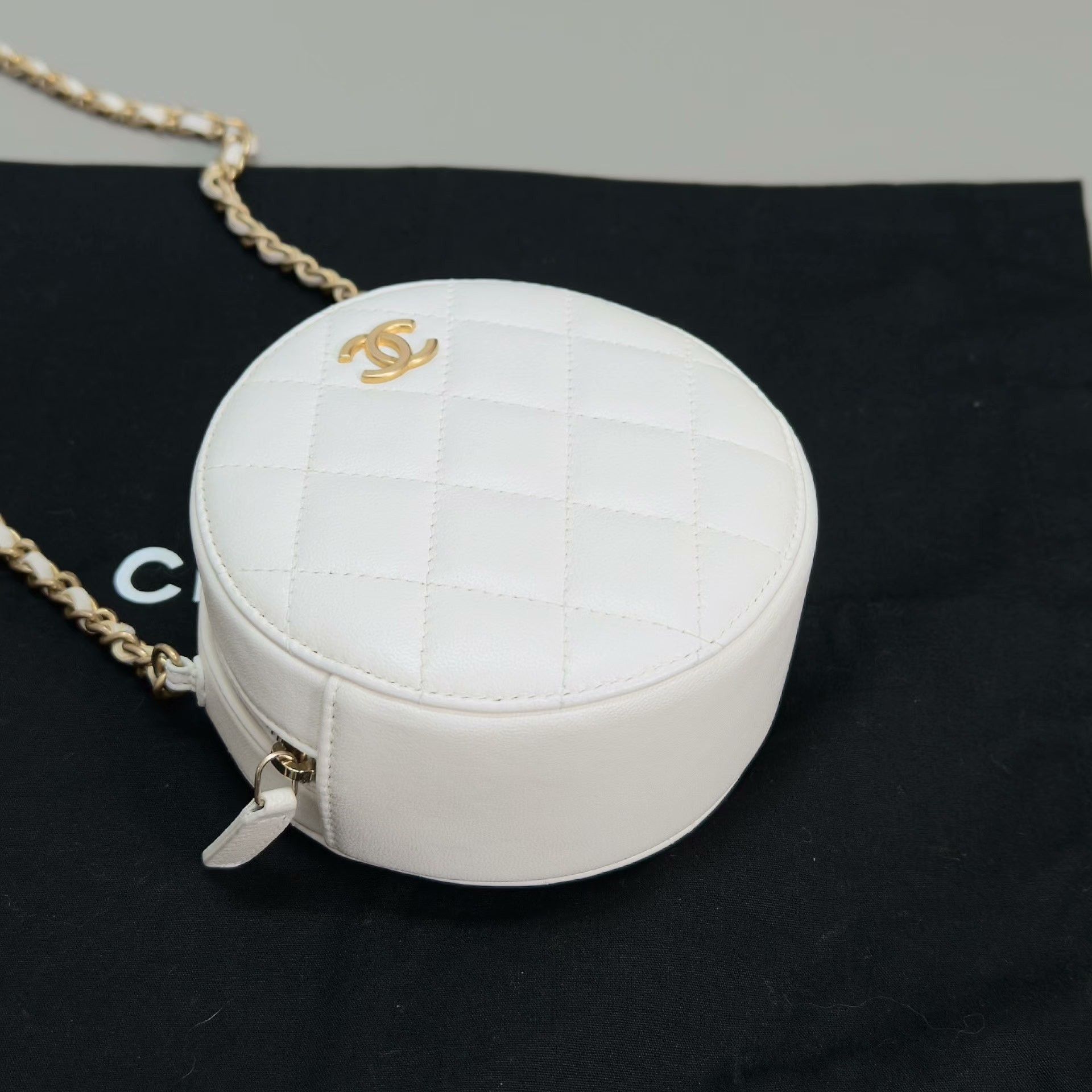 Chanel Pre-loved Bag Very good condition Size ONE SIZE - 3 Thumbnail