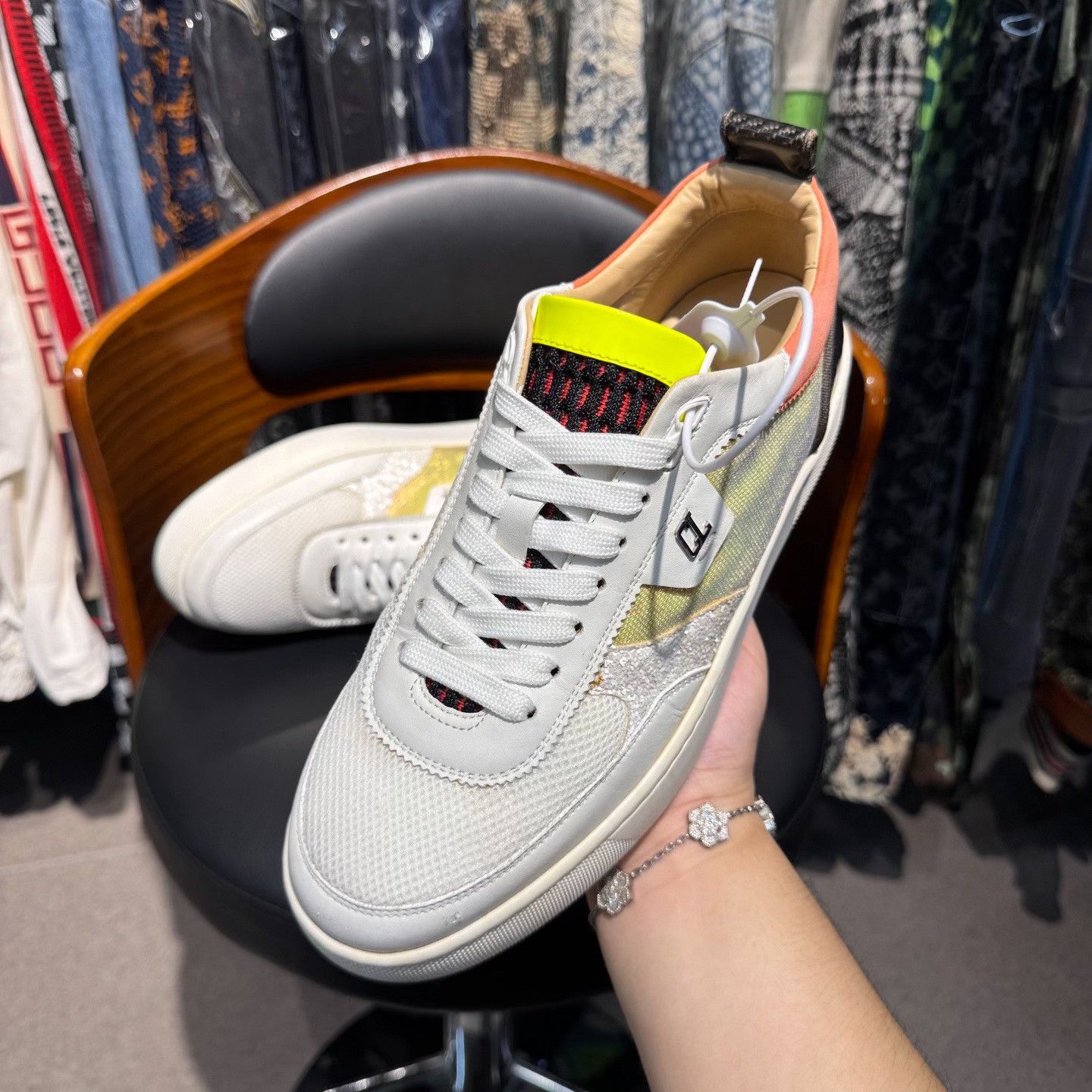 Christian Louboutin Christian Louboutin White Lowtop Sneakers 9 Men Size US 9 / EU 42 - 5 Thumbnail