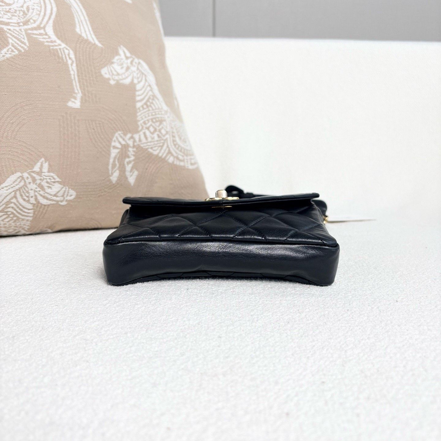Chanel Pre-loved Bag Very good condition Size ONE SIZE - 5 Thumbnail