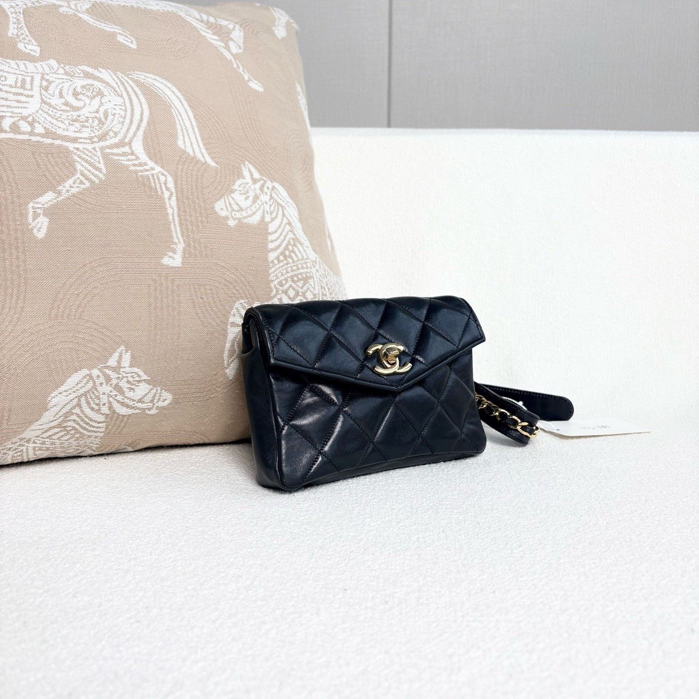 Chanel Pre-loved Bag Very good condition Size ONE SIZE - 4 Thumbnail