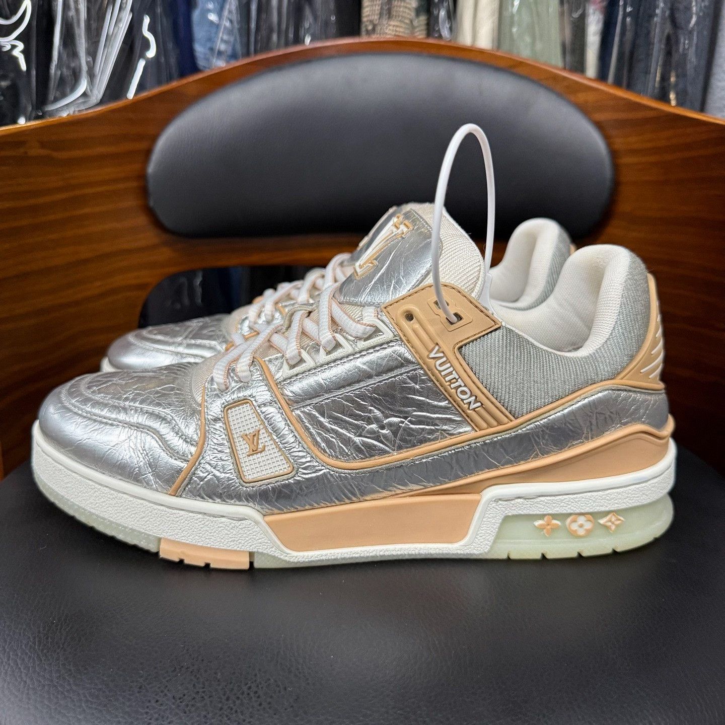 Louis Vuitton Louis Vuitton Training Graphic Silver Lowtop Sneakers Men Size US 8.5 / EU 41-42 - 6 Thumbnail
