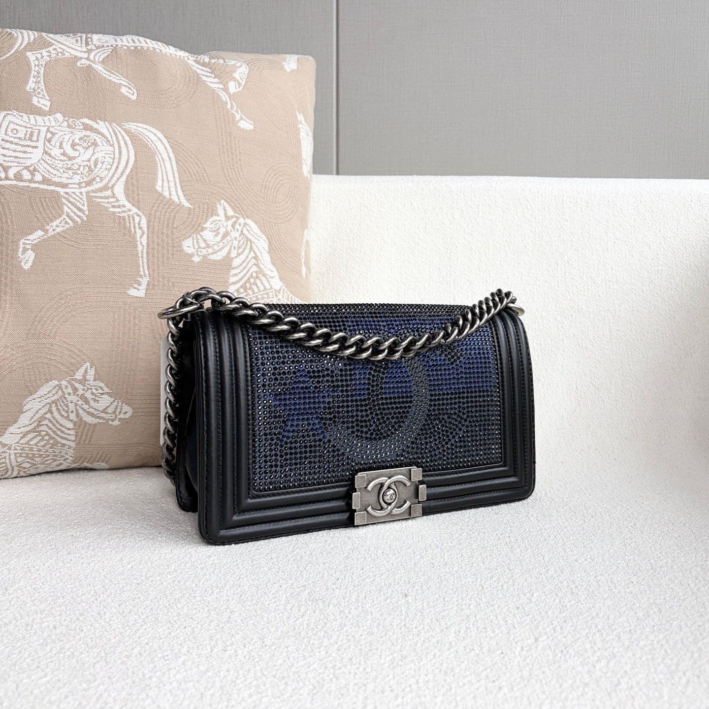 Chanel Pre-loved Bag Very good condition Size ONE SIZE - 6 Thumbnail