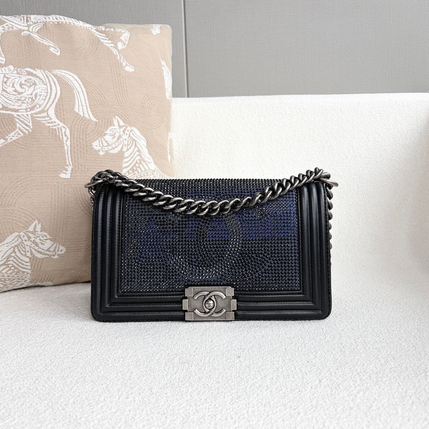 Chanel Pre-loved Bag Very good condition Size ONE SIZE - 2 Thumbnail