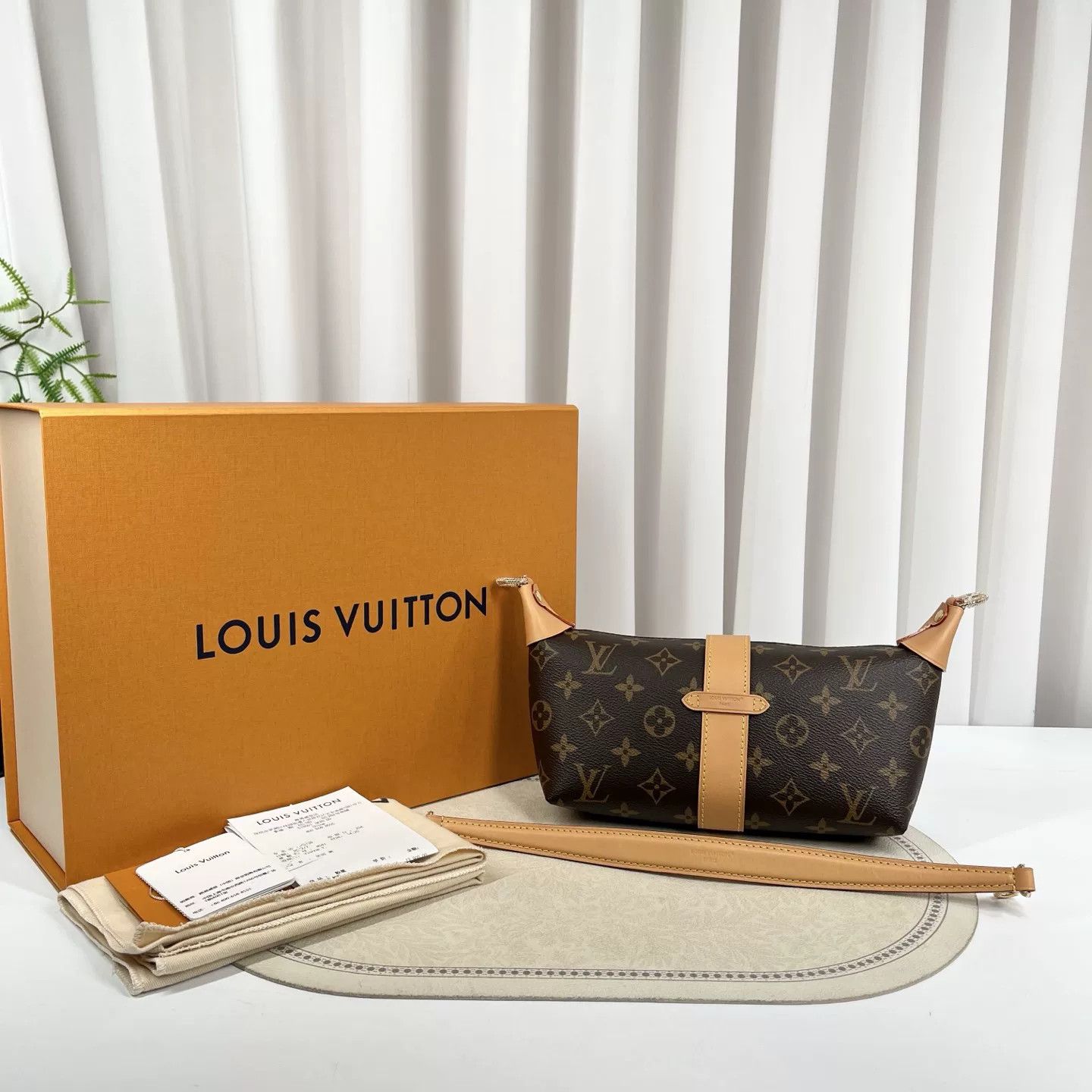 Louis Vuitton Pre-loved Bag Very good condition Size ONE SIZE - 2 Thumbnail
