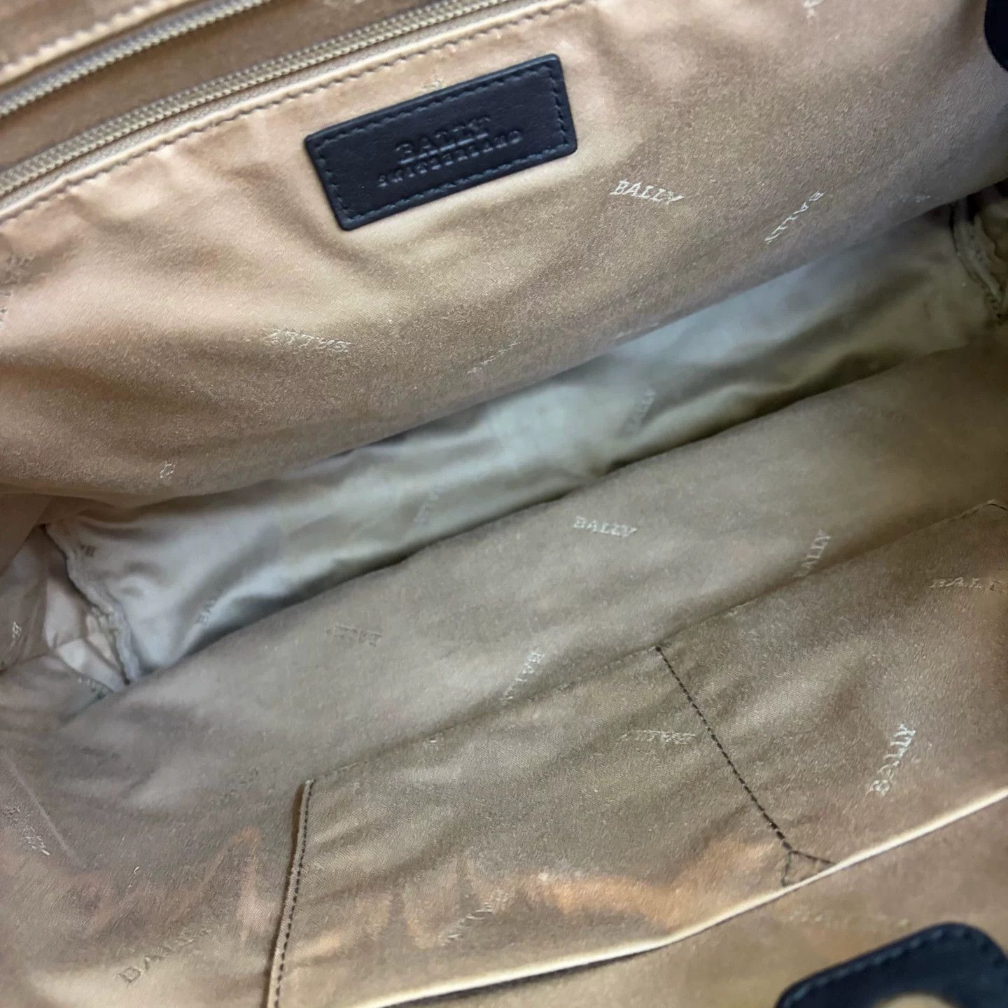 Bally Pre-loved Bag Very good condition Size ONE SIZE - 8 Thumbnail