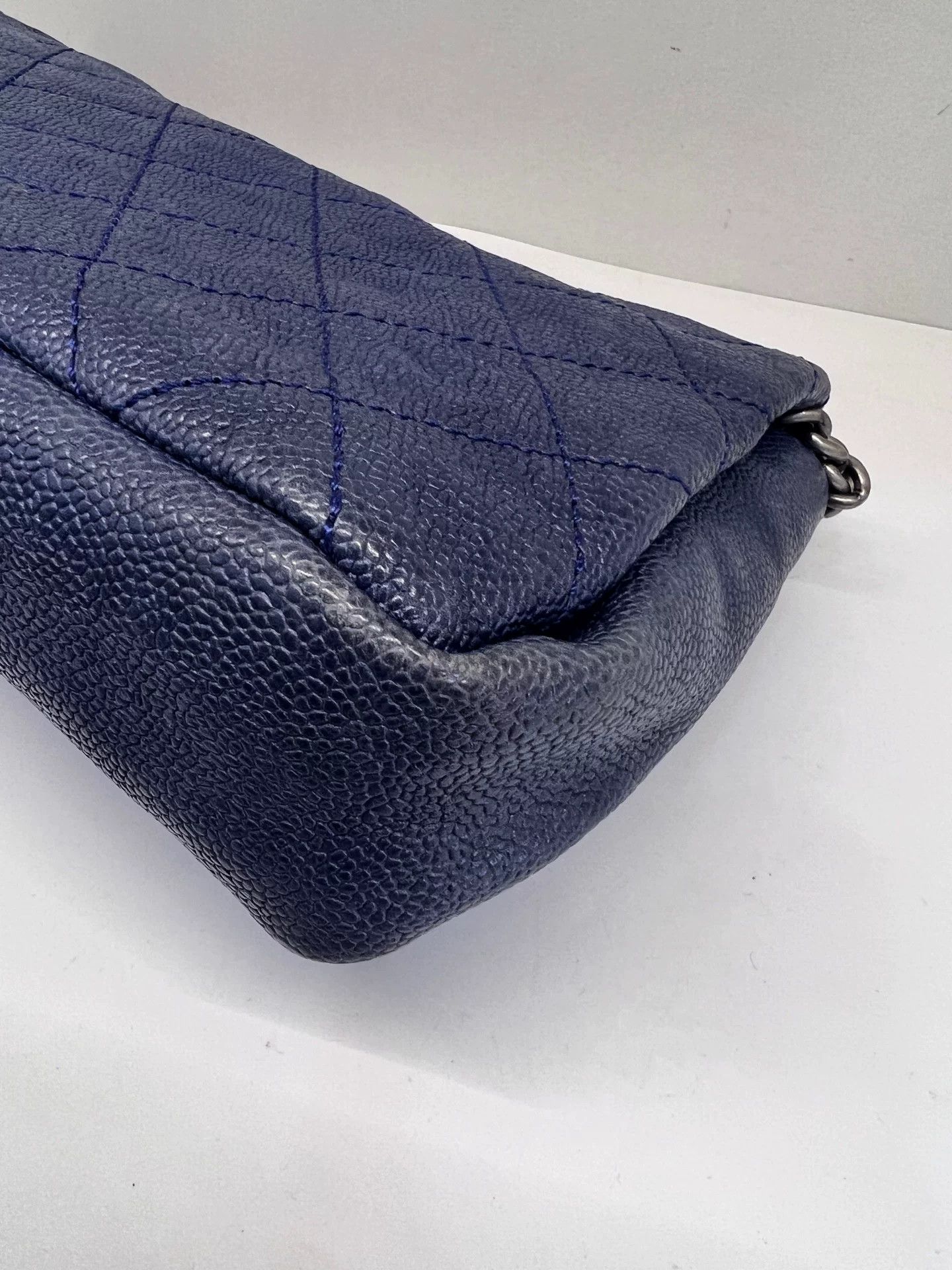 Chanel Pre-loved Bag Very good condition Size ONE SIZE - 9 Thumbnail