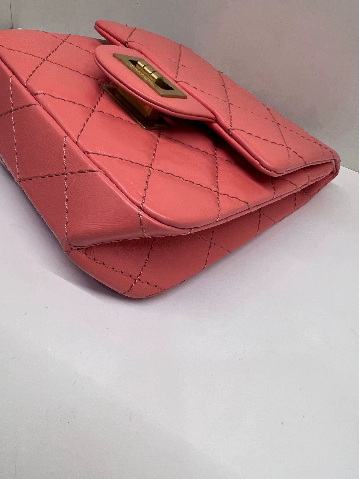 Chanel Pre-loved Bag Very good condition Size ONE SIZE - 4 Thumbnail