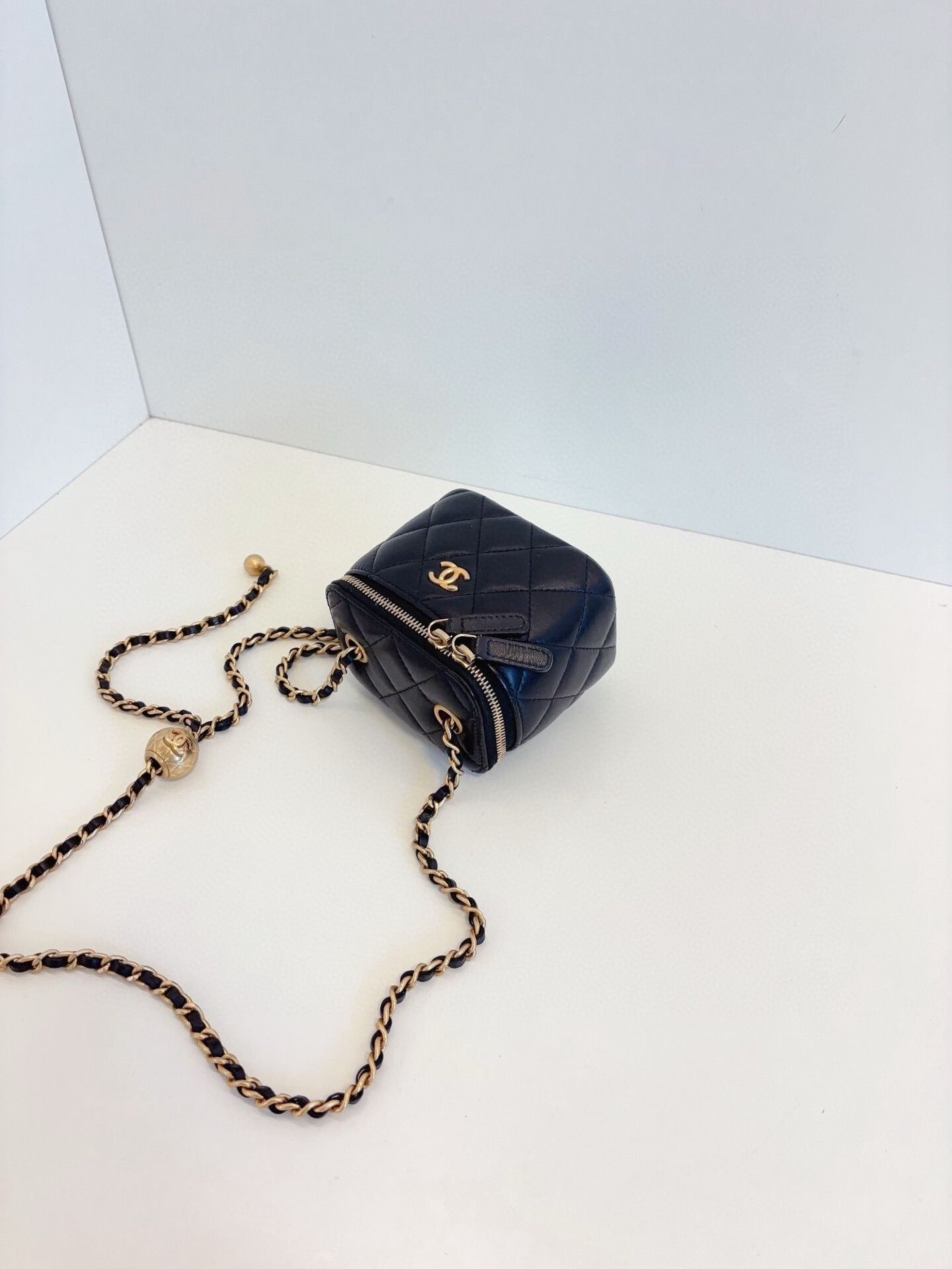 Chanel Pre-loved Bag Very good condition Size ONE SIZE - 4 Thumbnail