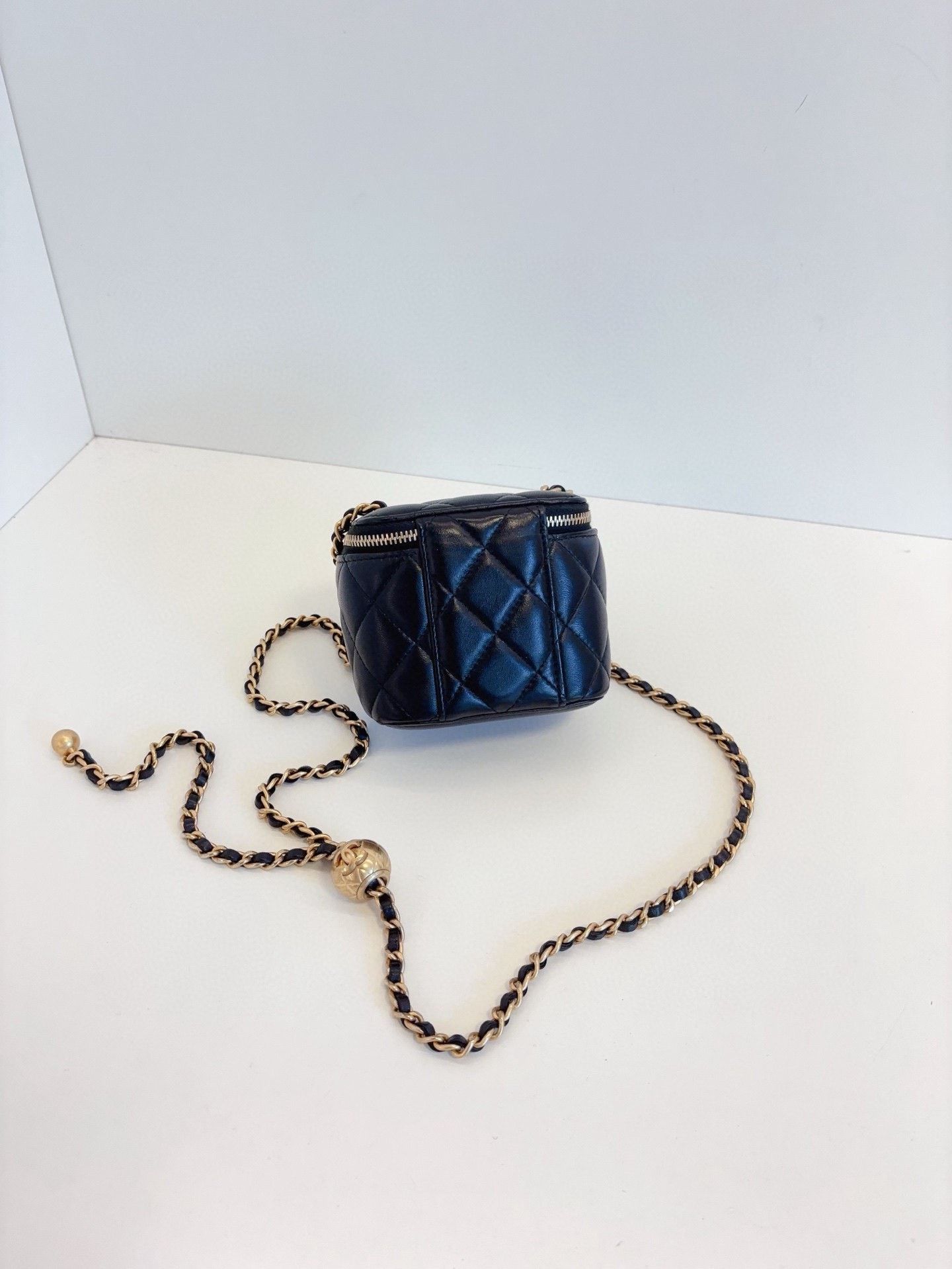 Chanel Pre-loved Bag Very good condition Size ONE SIZE - 2 Thumbnail