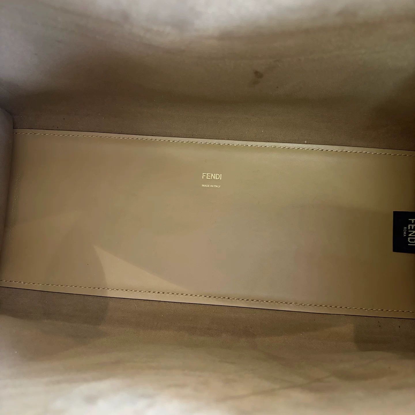Fendi Pre-loved Bag Very good condition Size ONE SIZE - 8 Thumbnail