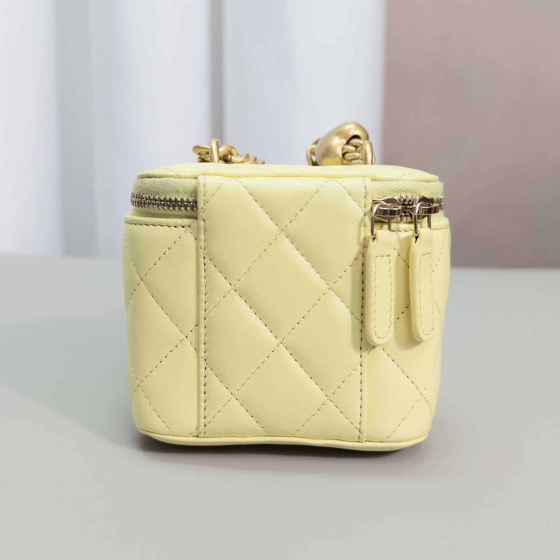 Chanel Pre-loved Bag Very good condition Size ONE SIZE - 2 Thumbnail