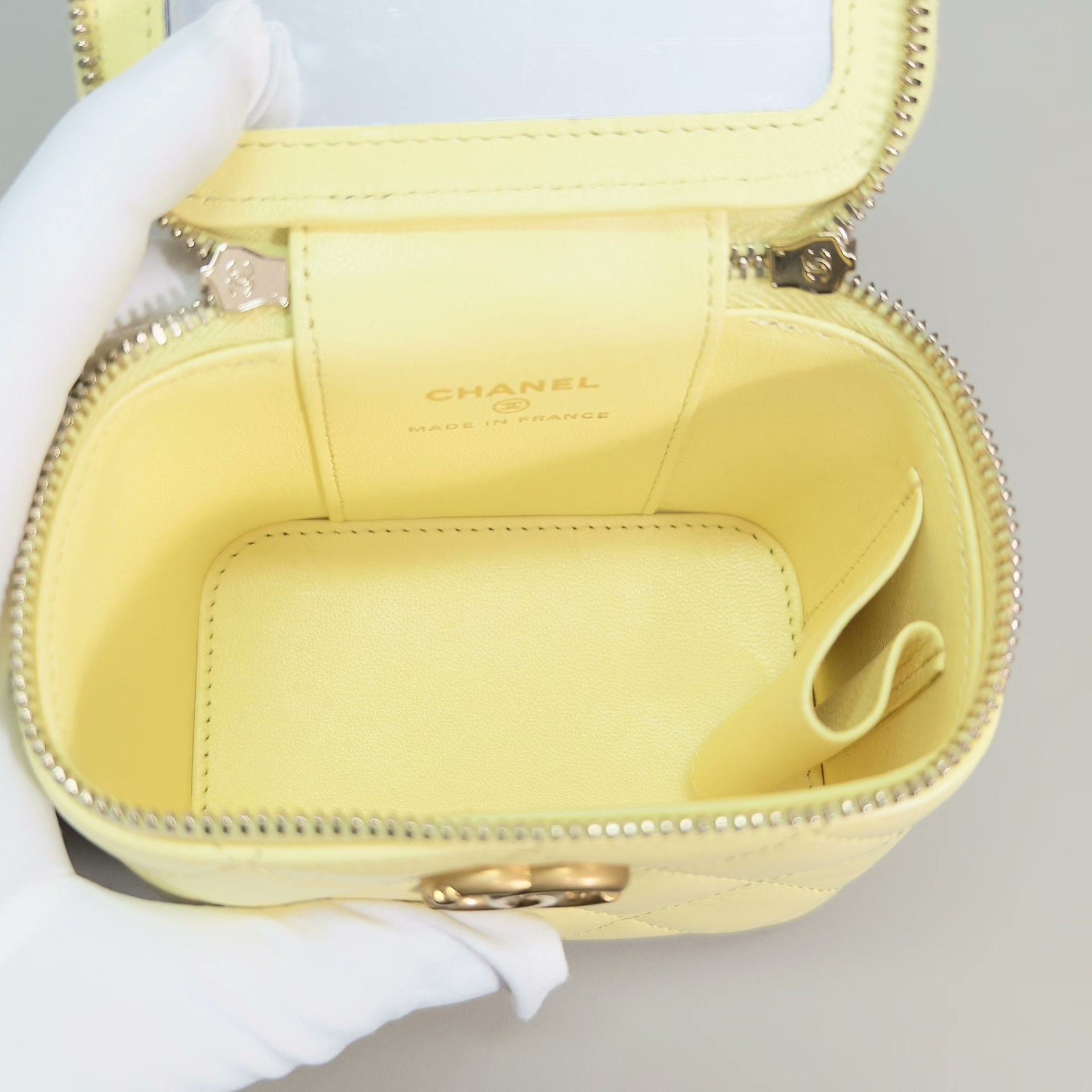Chanel Pre-loved Bag Very good condition Size ONE SIZE - 6 Thumbnail