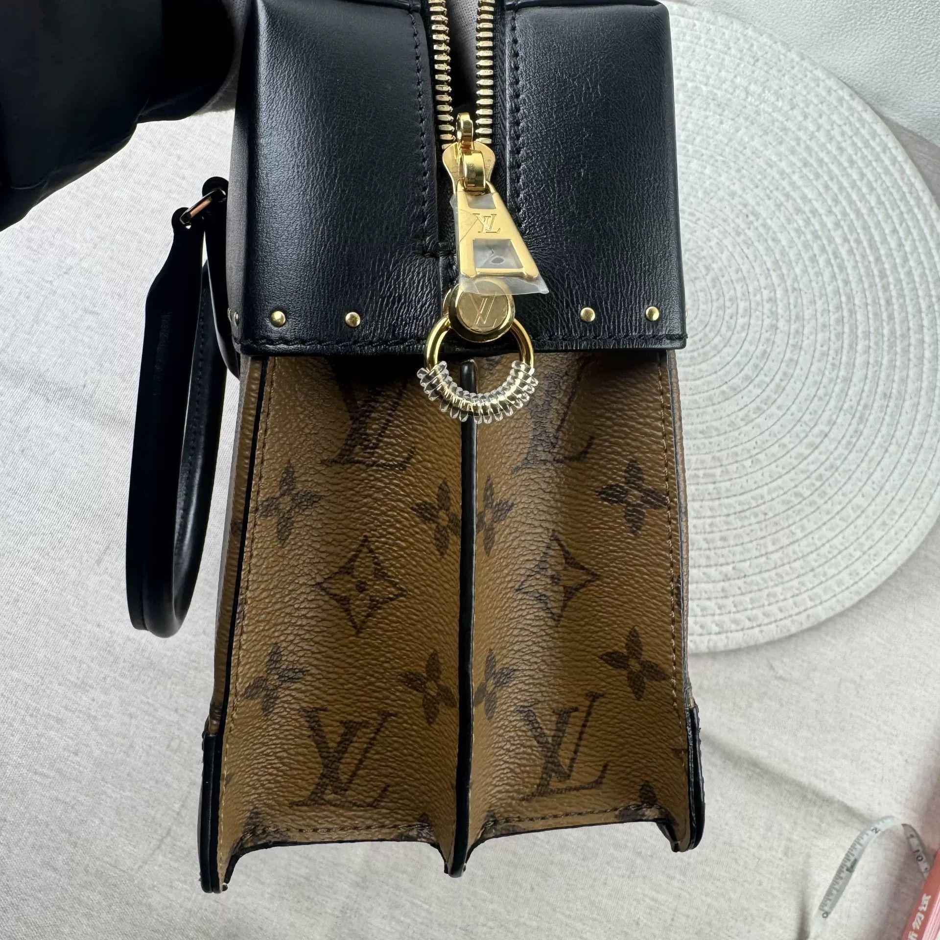 Louis Vuitton Pre-loved Bag Very good condition Size ONE SIZE - 8 Thumbnail