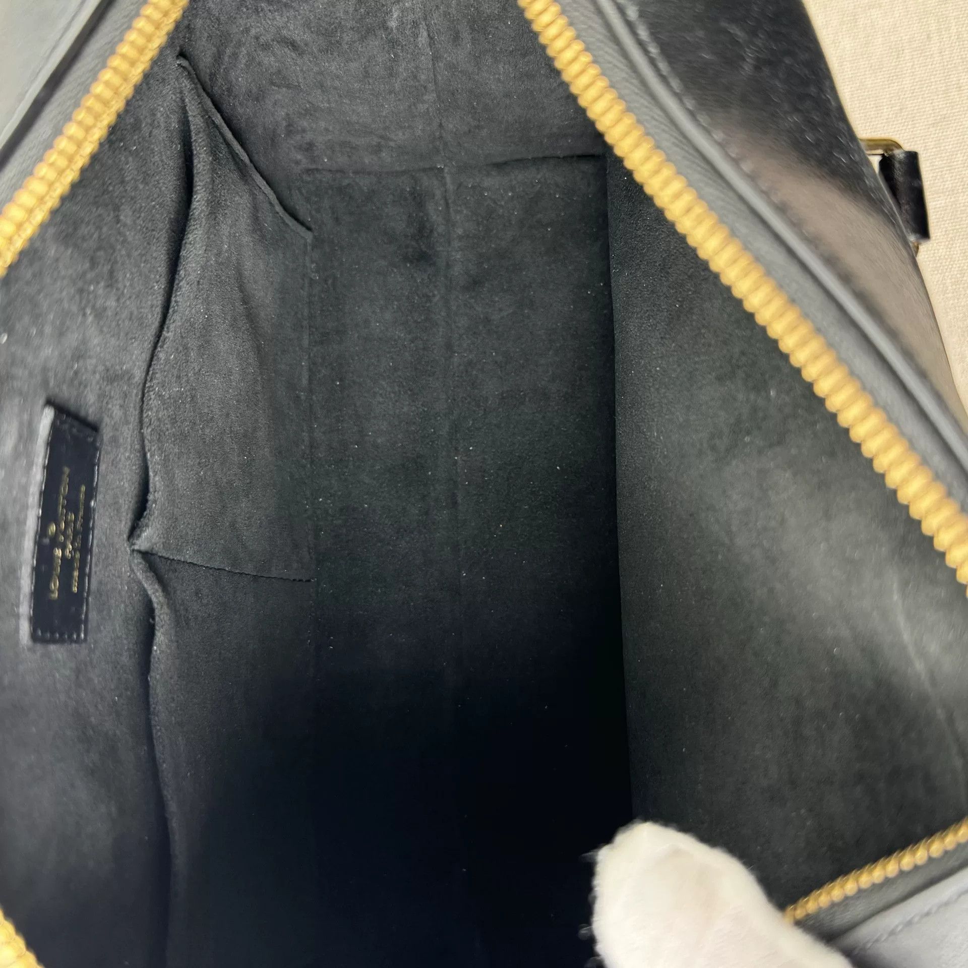 Louis Vuitton Pre-loved Bag Very good condition Size ONE SIZE - 7 Thumbnail