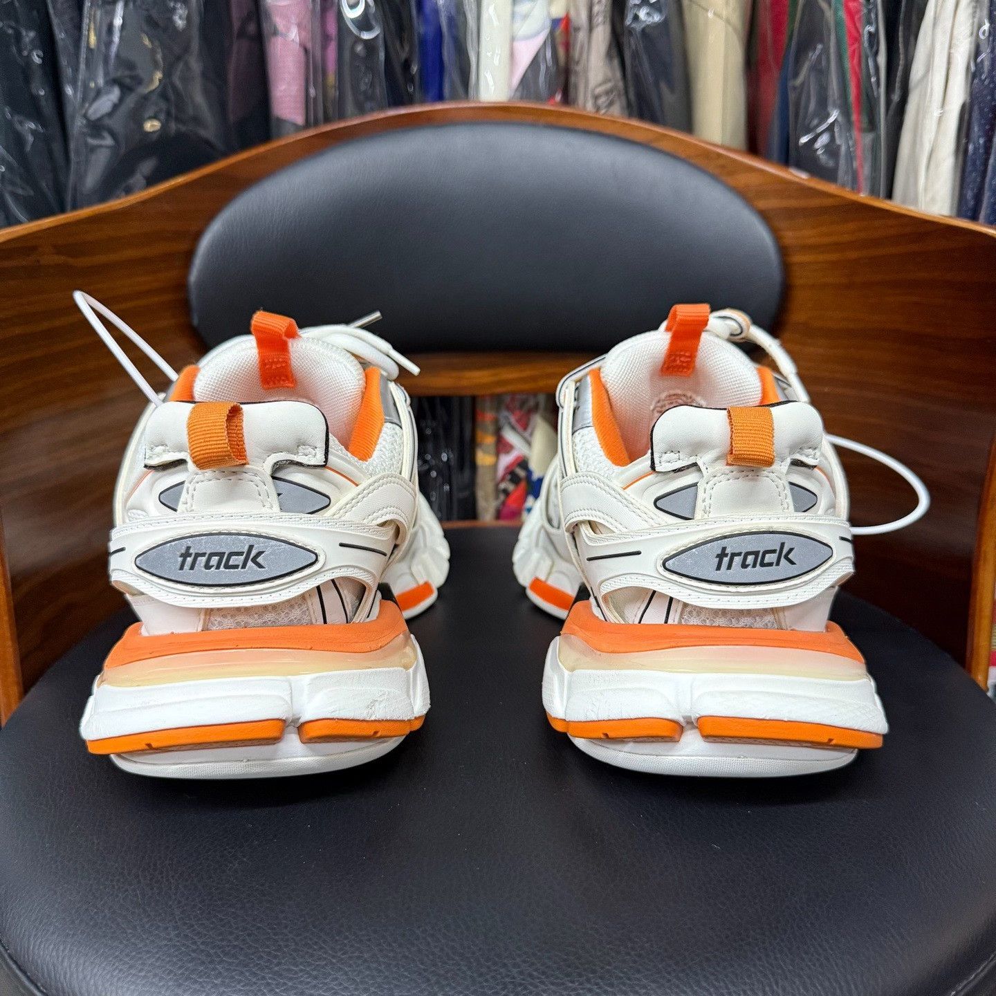 Balenciaga Balenciaga Orange Lowtop Sneakers 6 Men Size US 6 / EU 39 - 3 Thumbnail