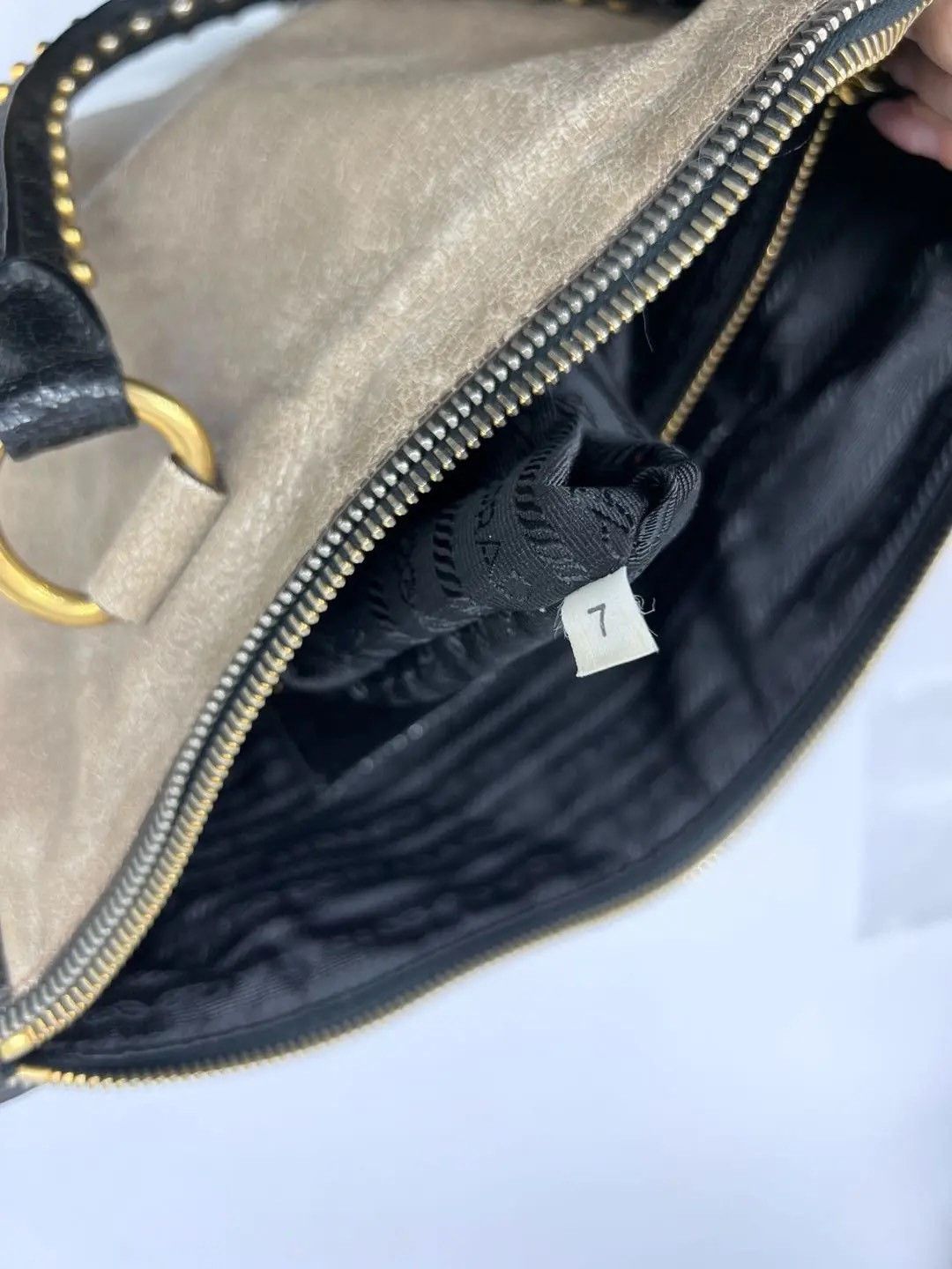 Prada Pre-loved Bag Very good condition Size ONE SIZE - 9 Thumbnail