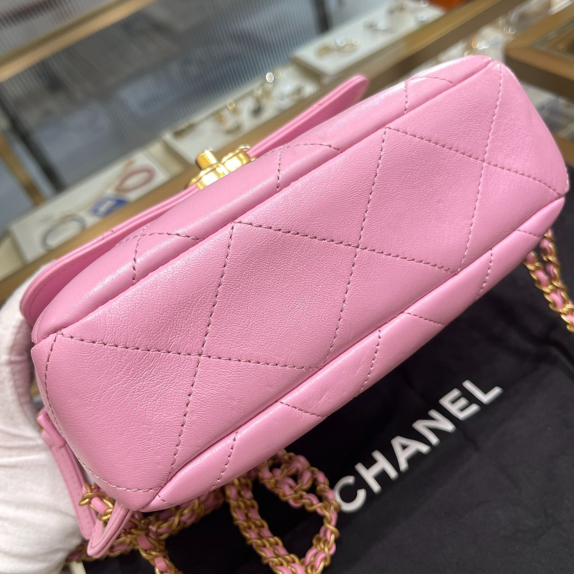 Chanel Pre-loved Bag Very good condition Size ONE SIZE - 8 Thumbnail