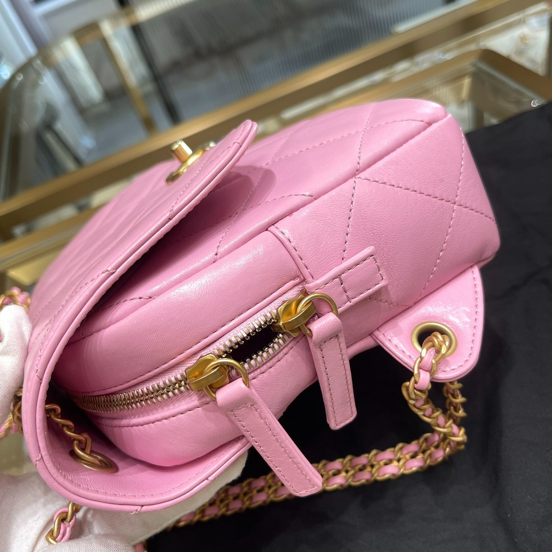 Chanel Pre-loved Bag Very good condition Size ONE SIZE - 6 Thumbnail