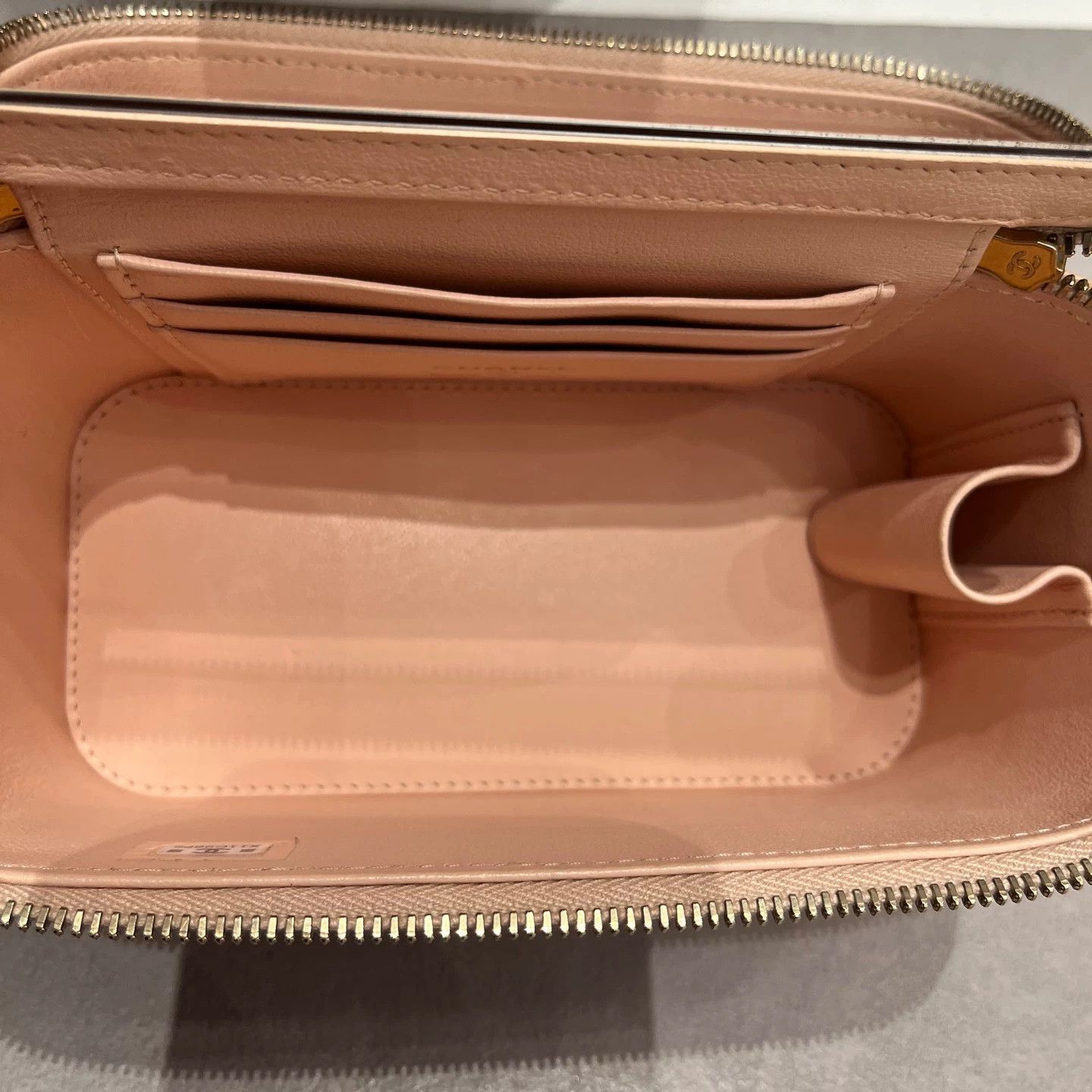 Chanel Pre-loved Bag Very good condition Size ONE SIZE - 2 Thumbnail