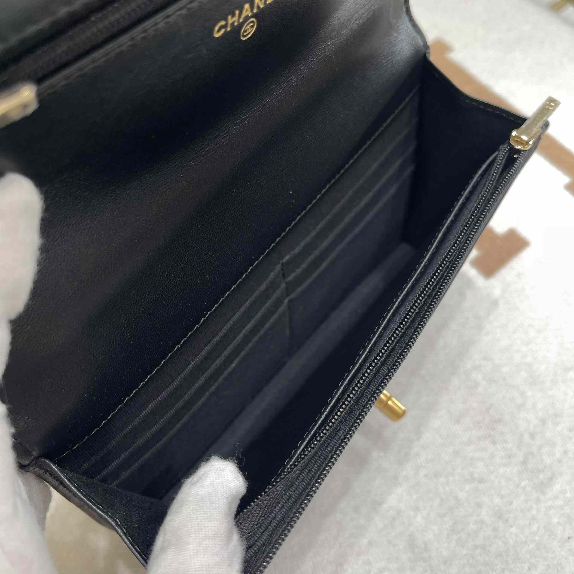 Chanel Pre-loved Bag Very good condition Size ONE SIZE - 9 Thumbnail