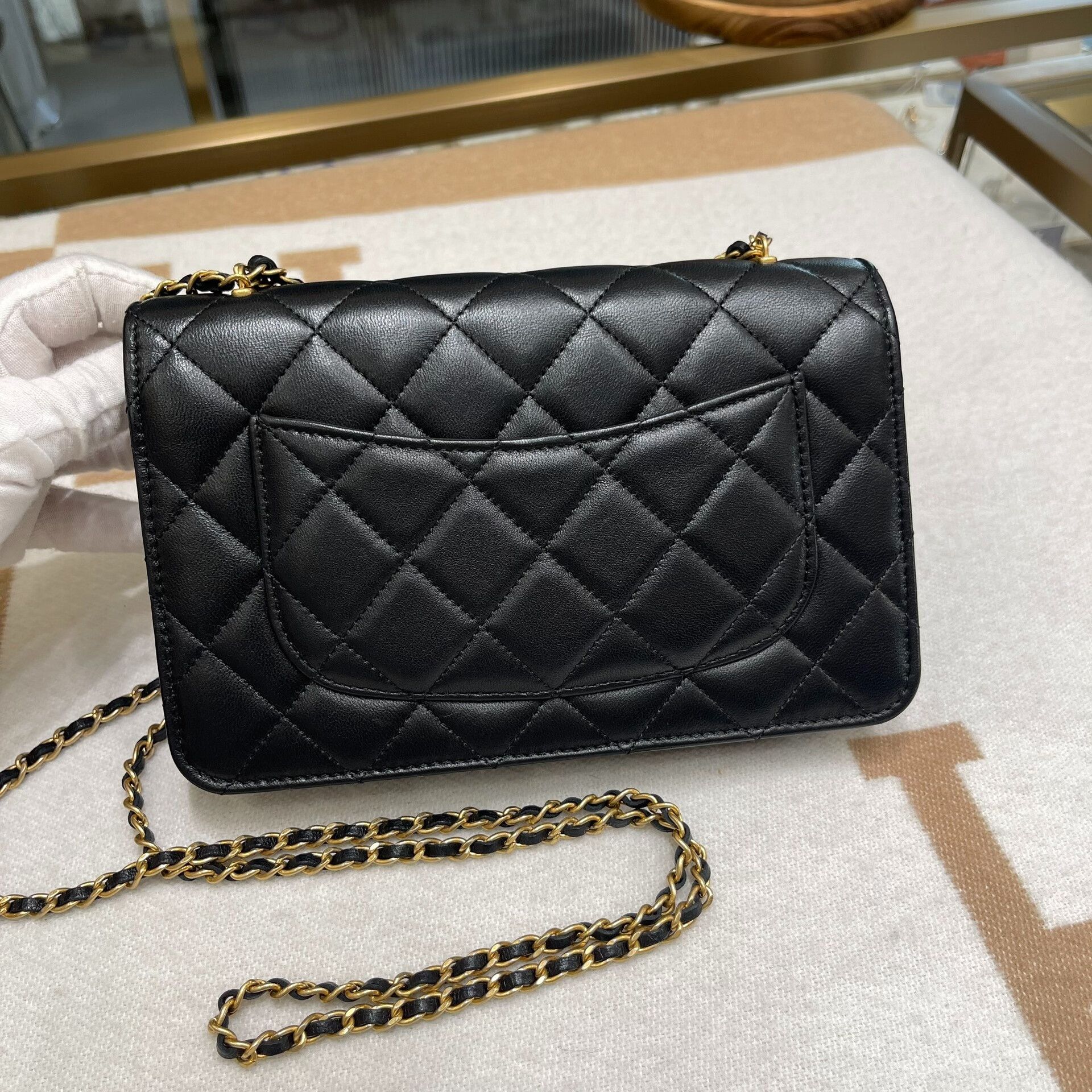 Chanel Pre-loved Bag Very good condition Size ONE SIZE - 6 Thumbnail