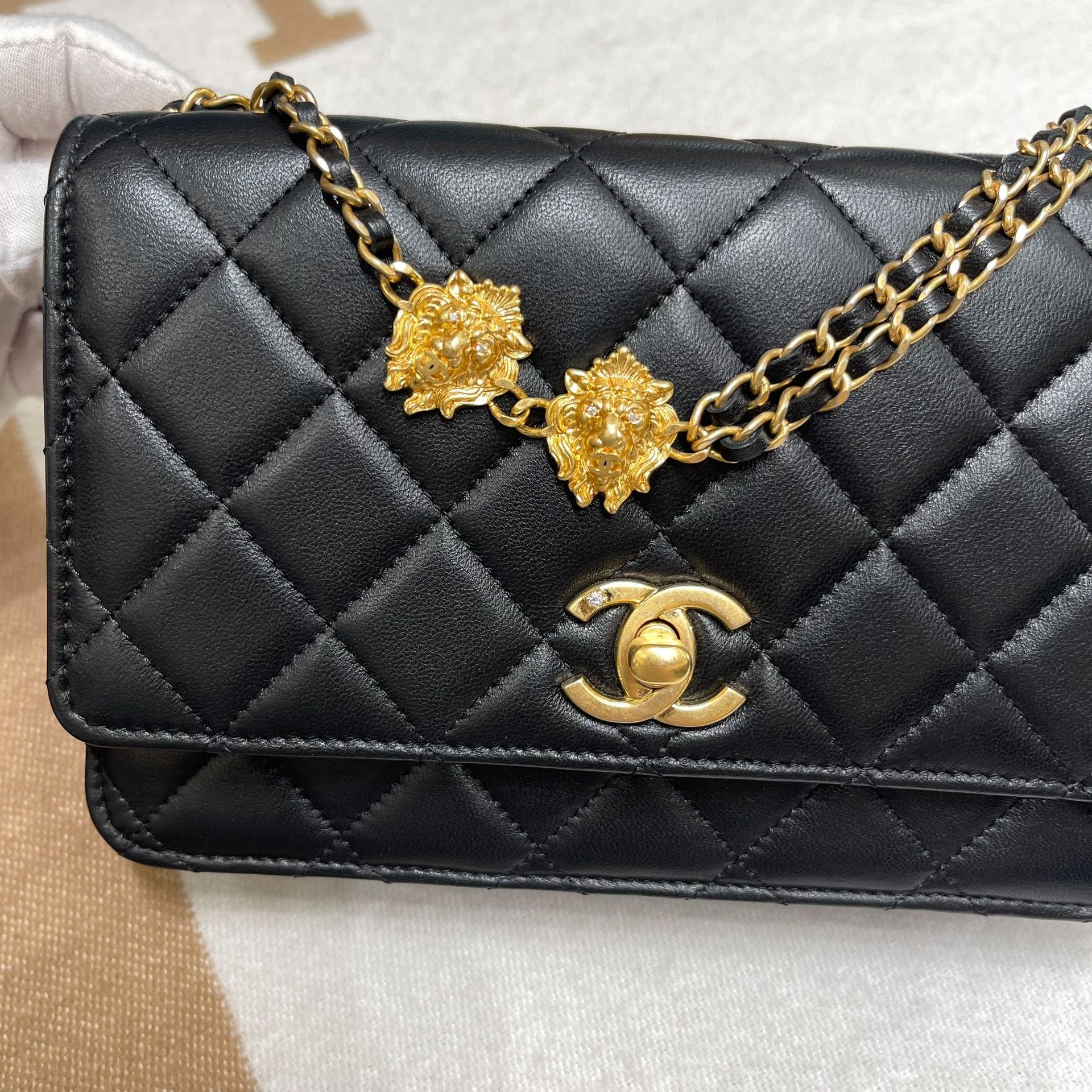 Chanel Pre-loved Bag Very good condition Size ONE SIZE - 2 Thumbnail