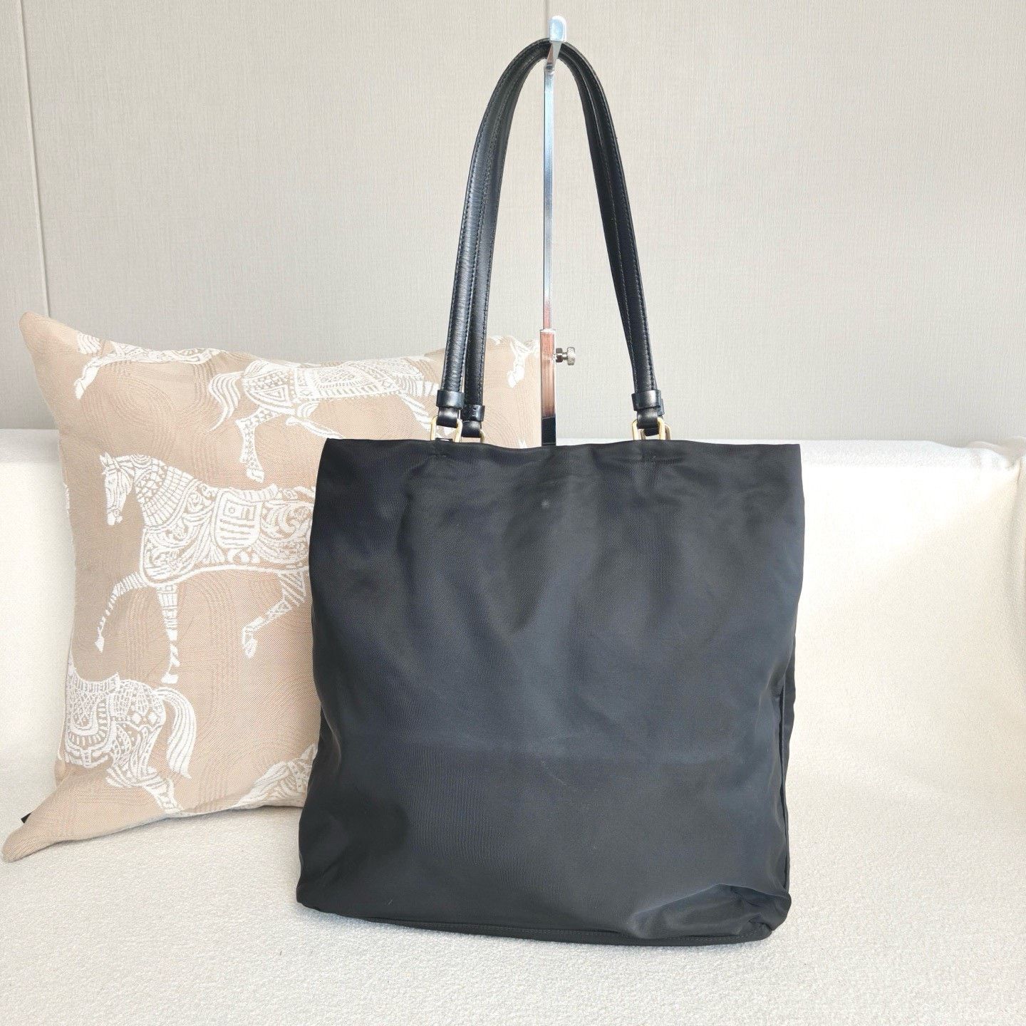 Prada Pre-loved Bag Very good condition Size ONE SIZE - 3 Thumbnail