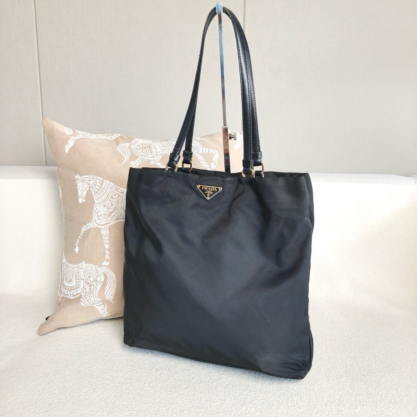 Prada Pre-loved Bag Very good condition Size ONE SIZE - 4 Thumbnail