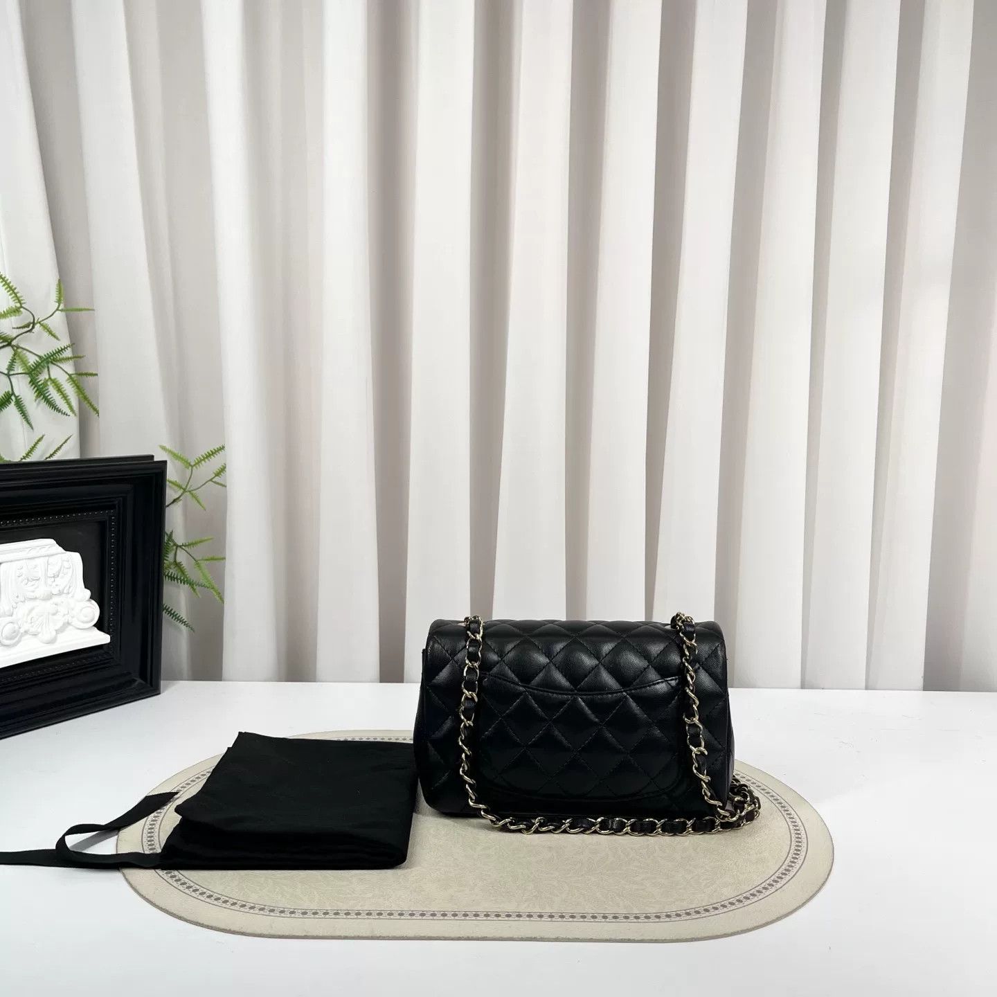 Chanel Pre-loved Bag Very good condition Size ONE SIZE - 2 Thumbnail
