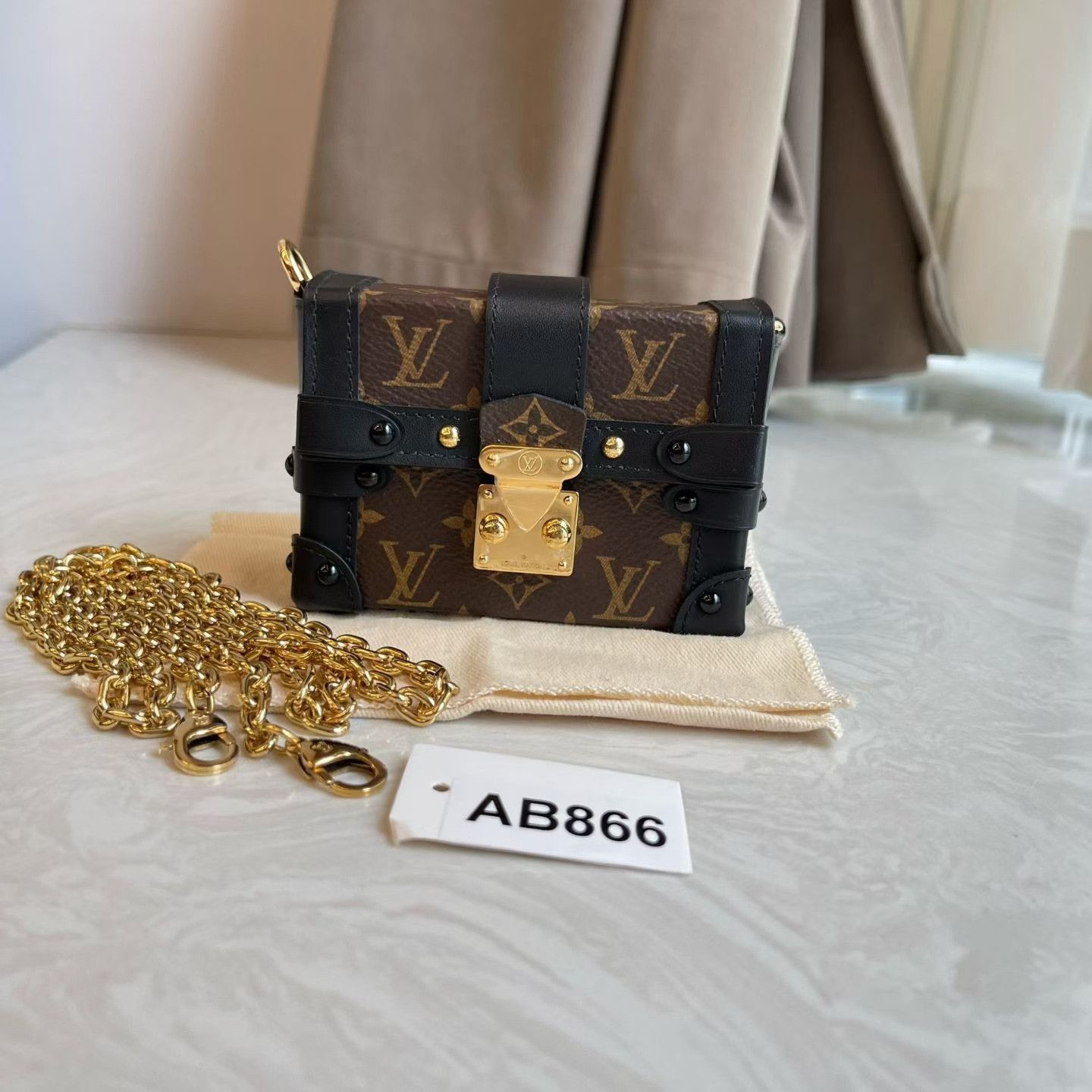 Louis Vuitton Pre-loved Bag Very good condition Size ONE SIZE - 2 Thumbnail