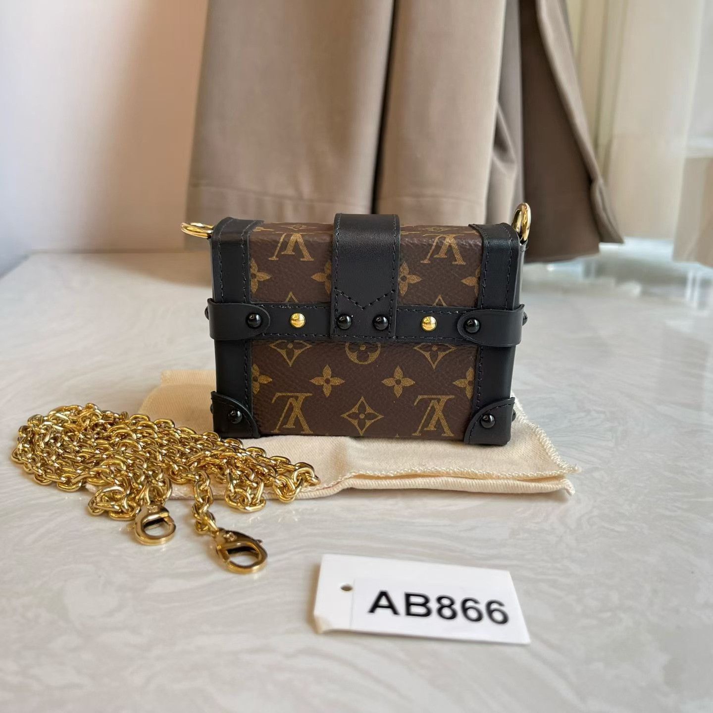 Louis Vuitton Pre-loved Bag Very good condition Size ONE SIZE - 6 Thumbnail