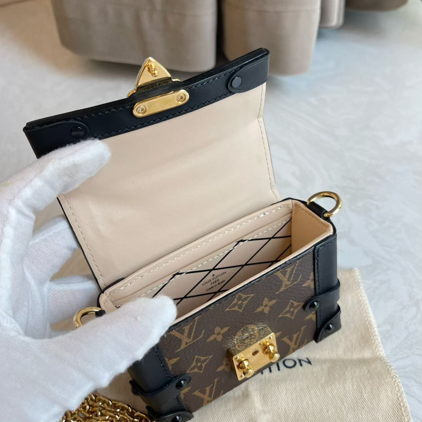 Louis Vuitton Pre-loved Bag Very good condition Size ONE SIZE - 8 Thumbnail