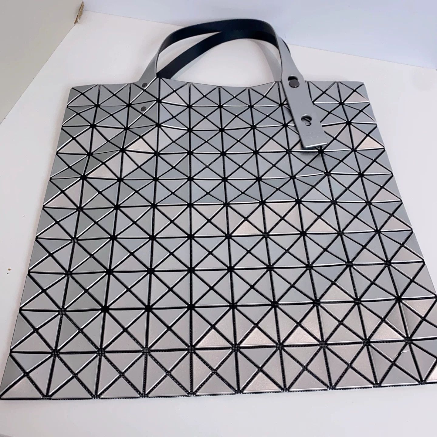 Issey Miyake Pre-loved Bag Very good condition Size ONE SIZE - 2 Thumbnail