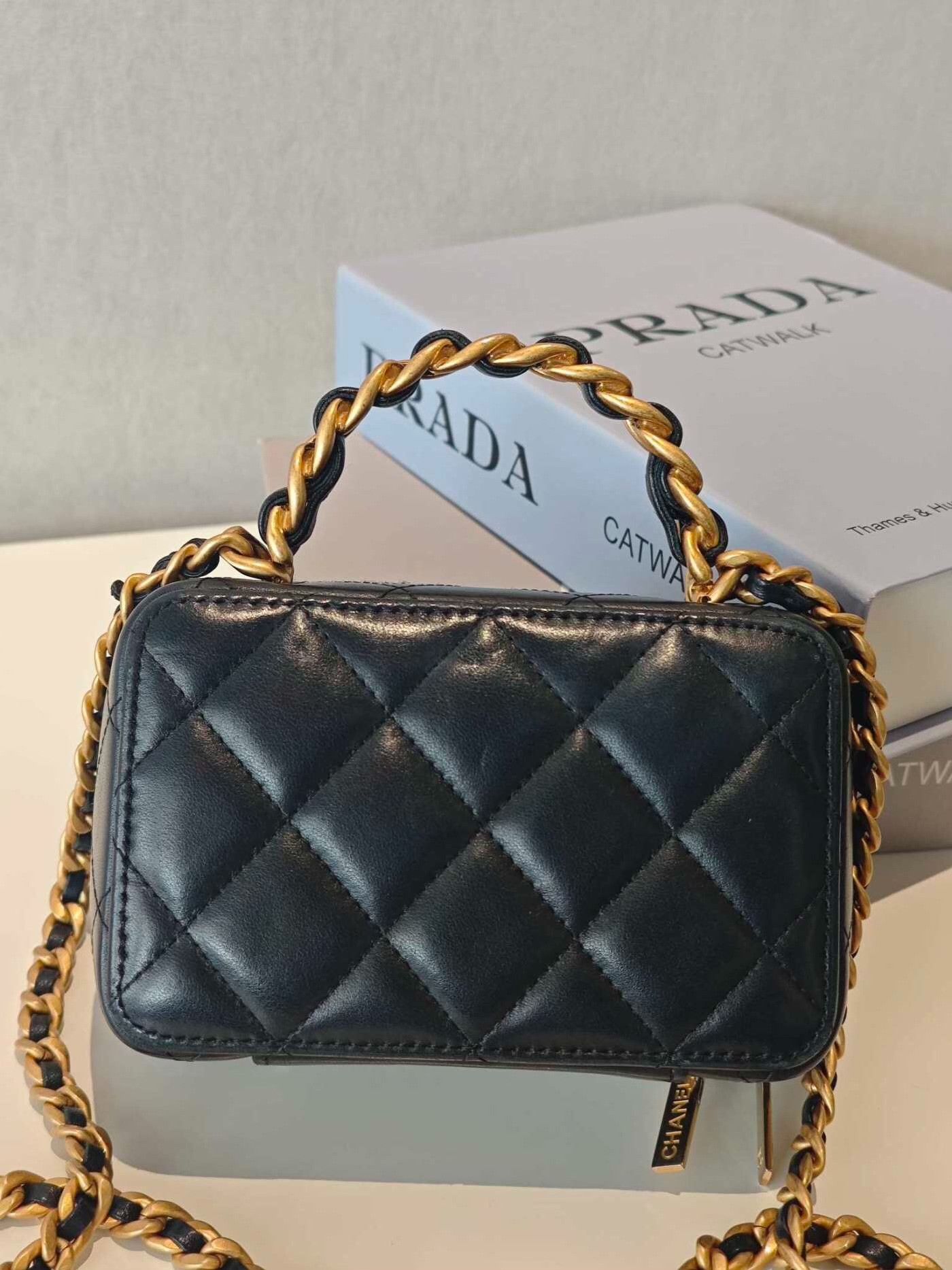 Chanel Pre-loved Bag Very good condition Size ONE SIZE - 4 Thumbnail