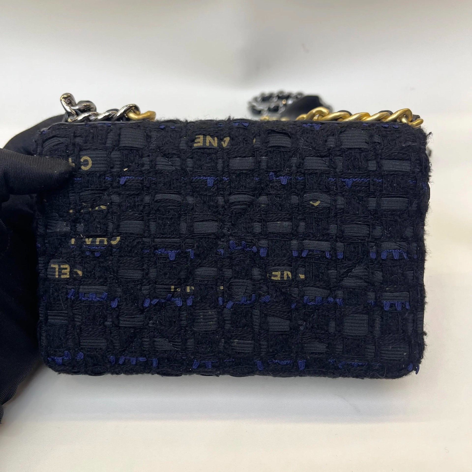 Chanel Pre-loved Bag Very good condition Size ONE SIZE - 6 Thumbnail