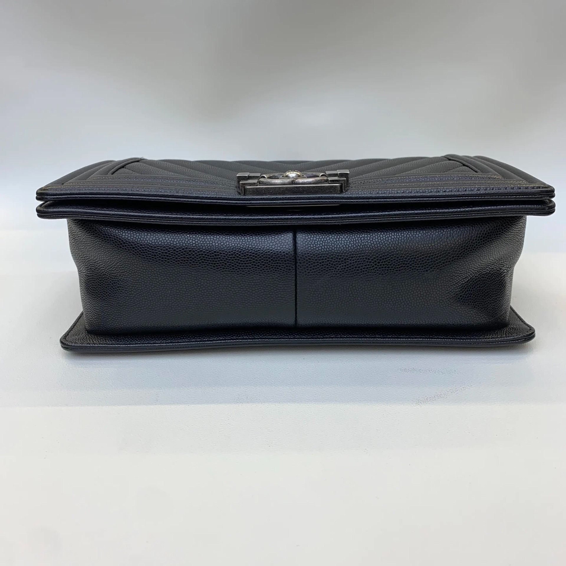 Chanel Pre-loved Bag Very good condition Size ONE SIZE - 5 Thumbnail