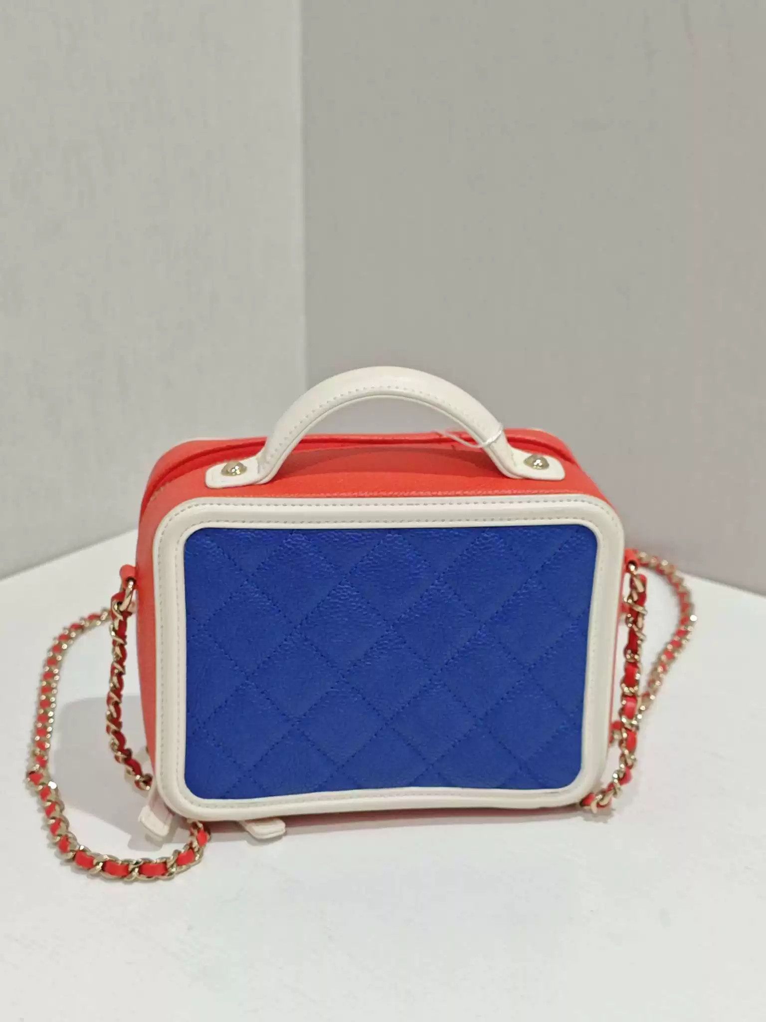 Chanel Pre-loved Bag Very good condition Size ONE SIZE - 2 Thumbnail