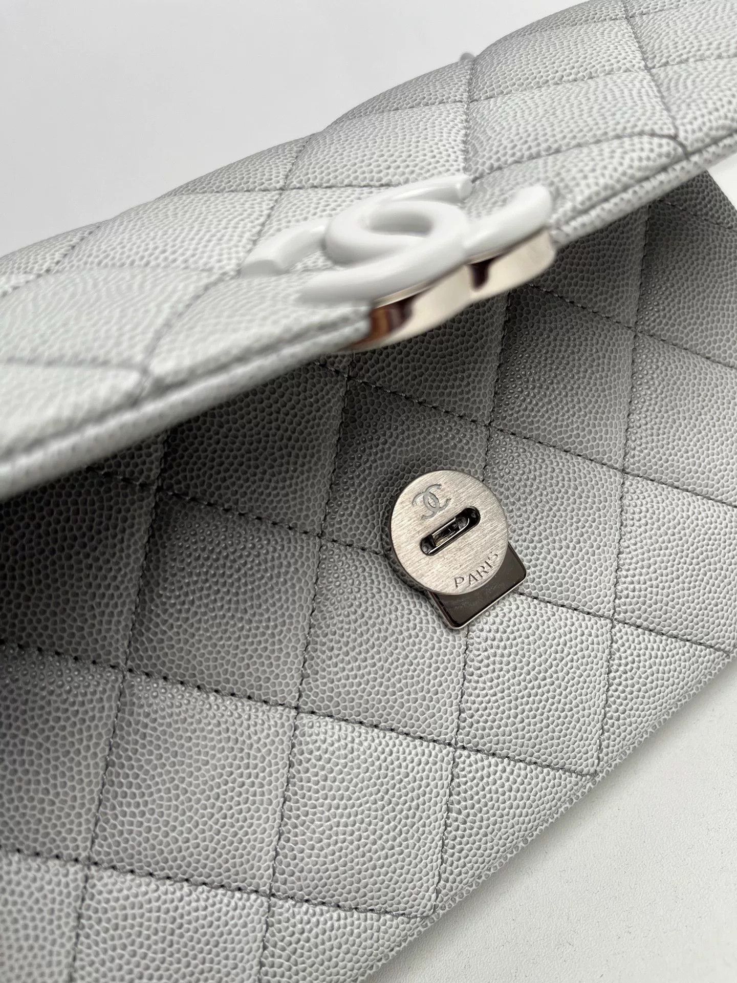Chanel Pre-loved Bag Very good condition Size ONE SIZE - 7 Thumbnail