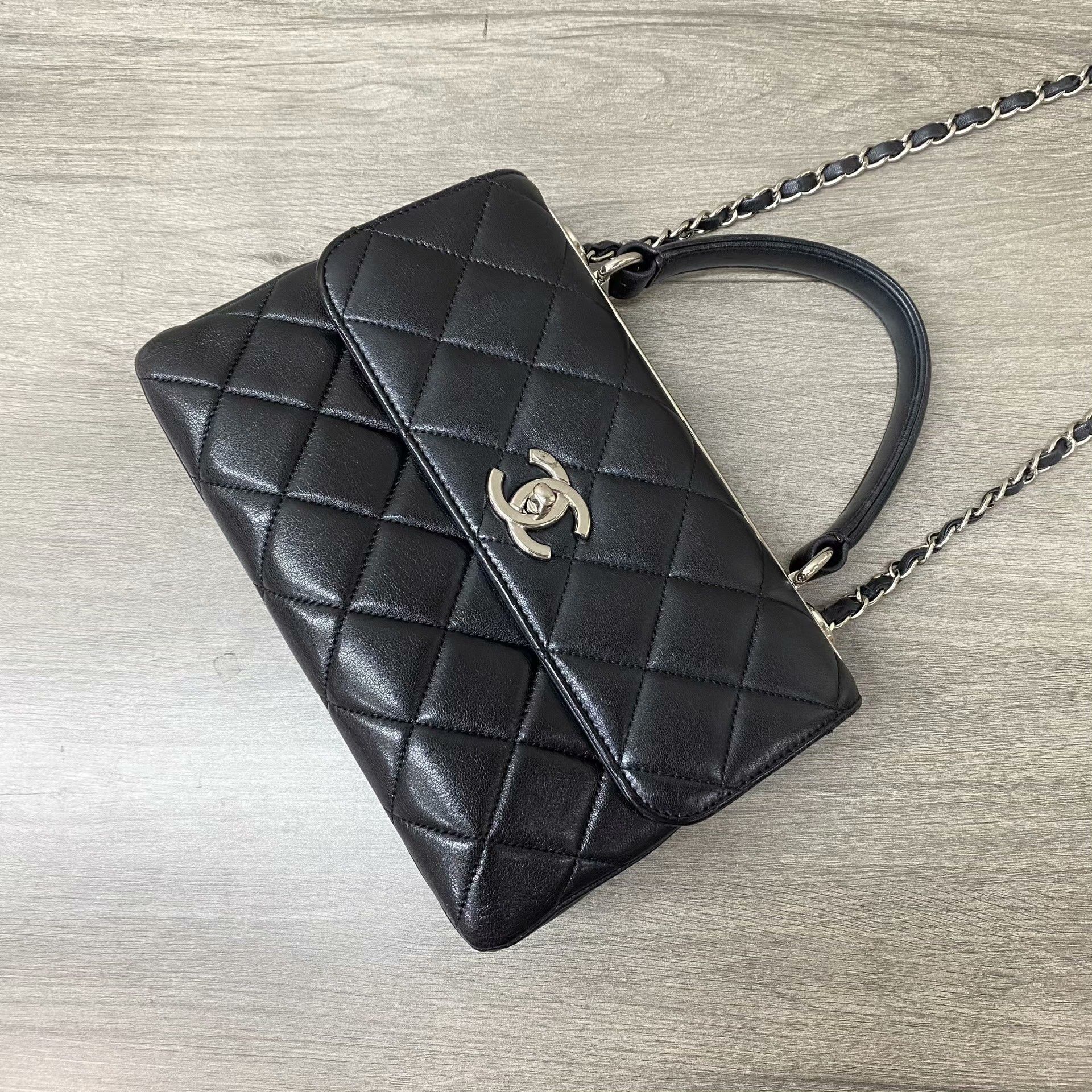 Chanel Pre-loved Bag Very good condition Size ONE SIZE - 5 Thumbnail