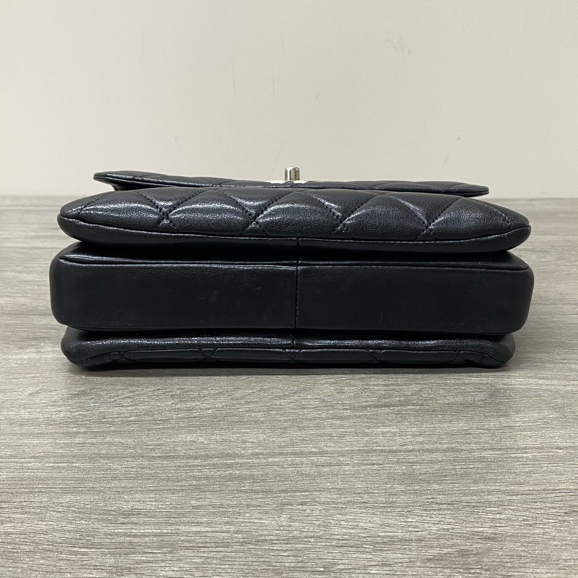 Chanel Pre-loved Bag Very good condition Size ONE SIZE - 4 Thumbnail