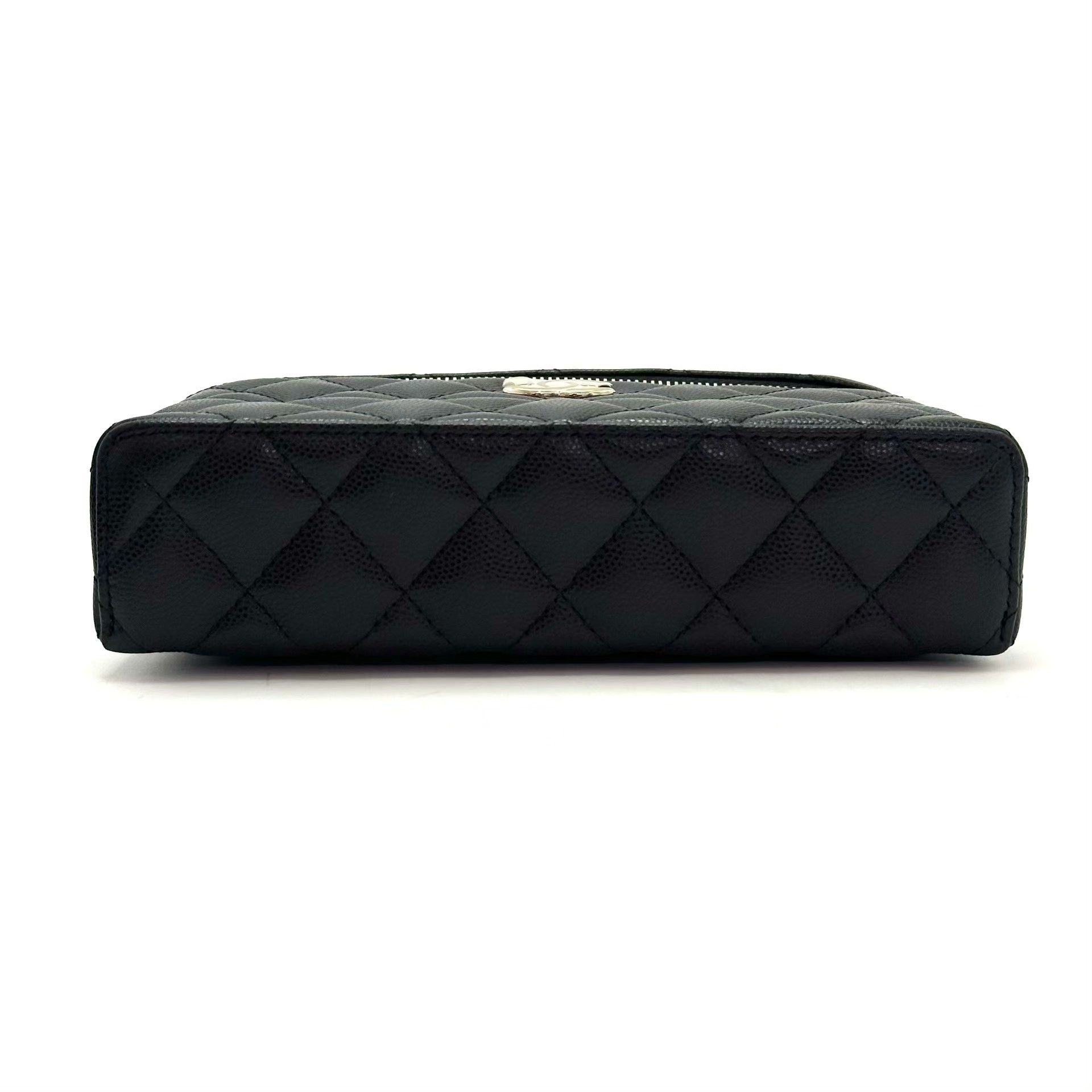 Chanel Pre-loved Bag Very good condition Size ONE SIZE - 5 Thumbnail