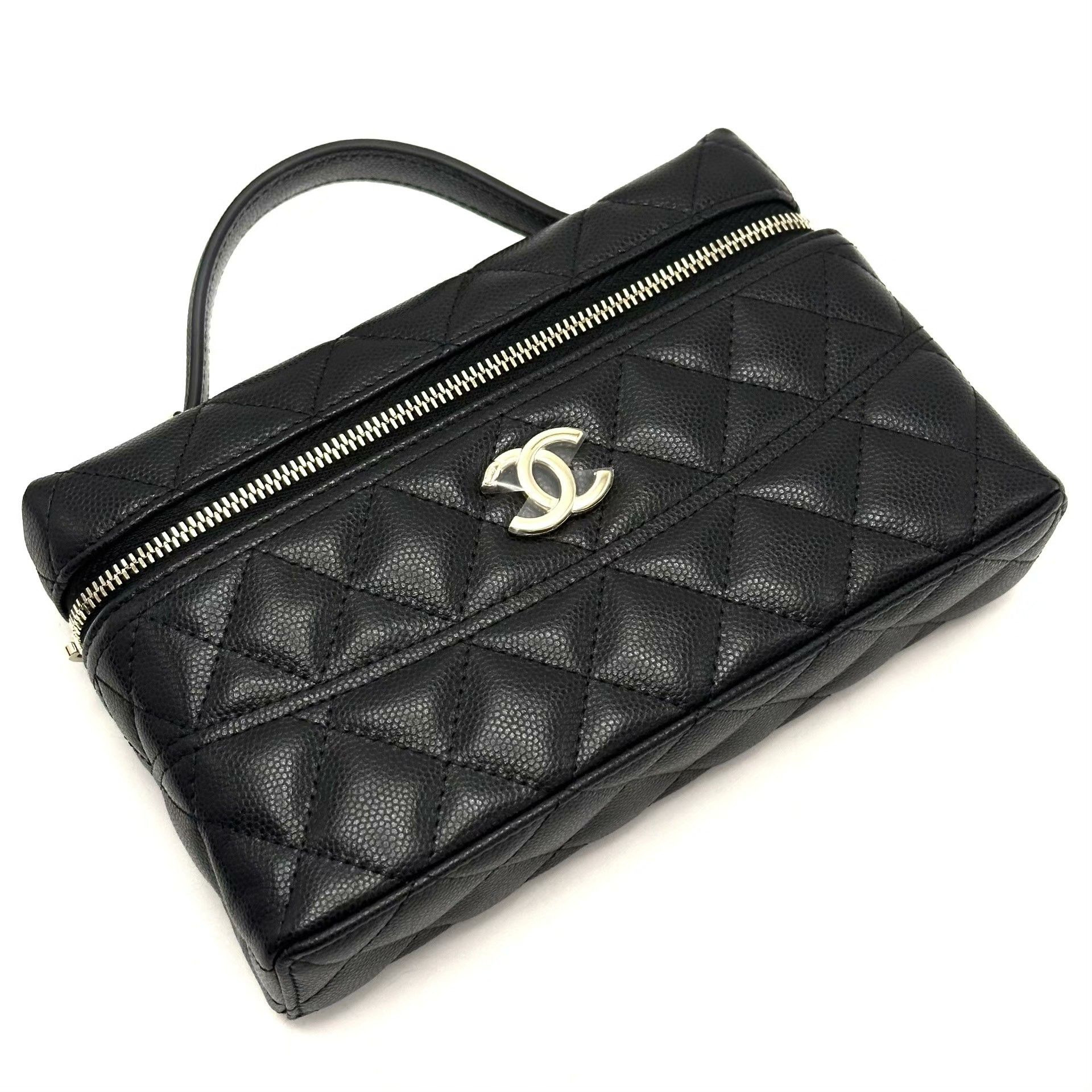 Chanel Pre-loved Bag Very good condition Size ONE SIZE - 4 Thumbnail